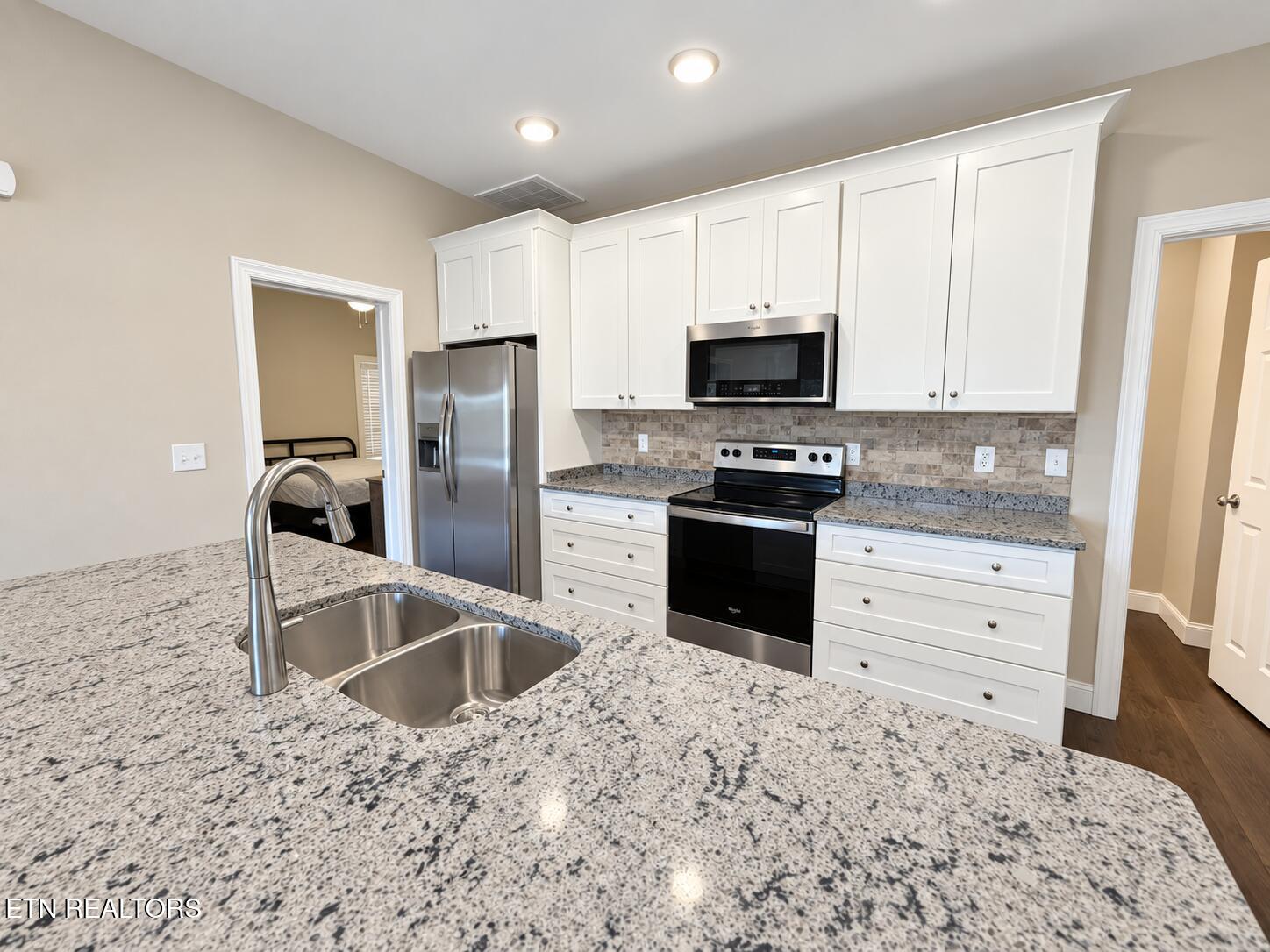 195 N Deer Village Lane Lafollette TN 37766