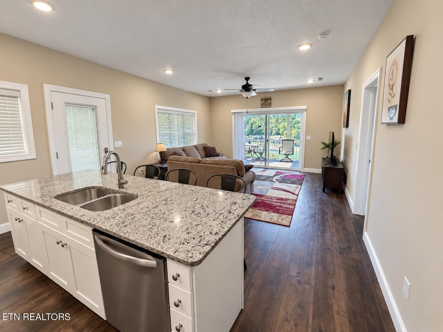 195 N Deer Village Lane Lafollette TN 37766