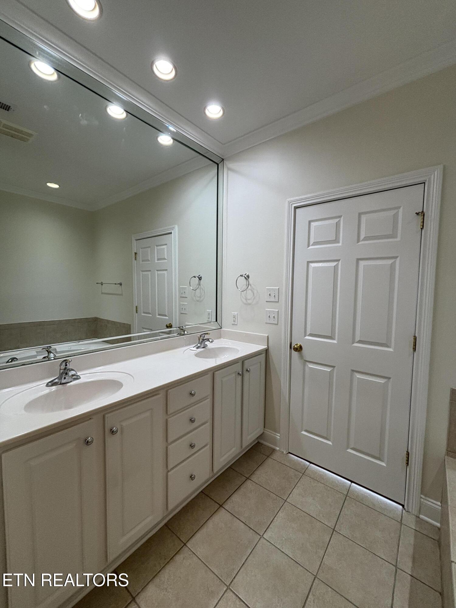 1111 Creekside Village Way Seymour TN 37865