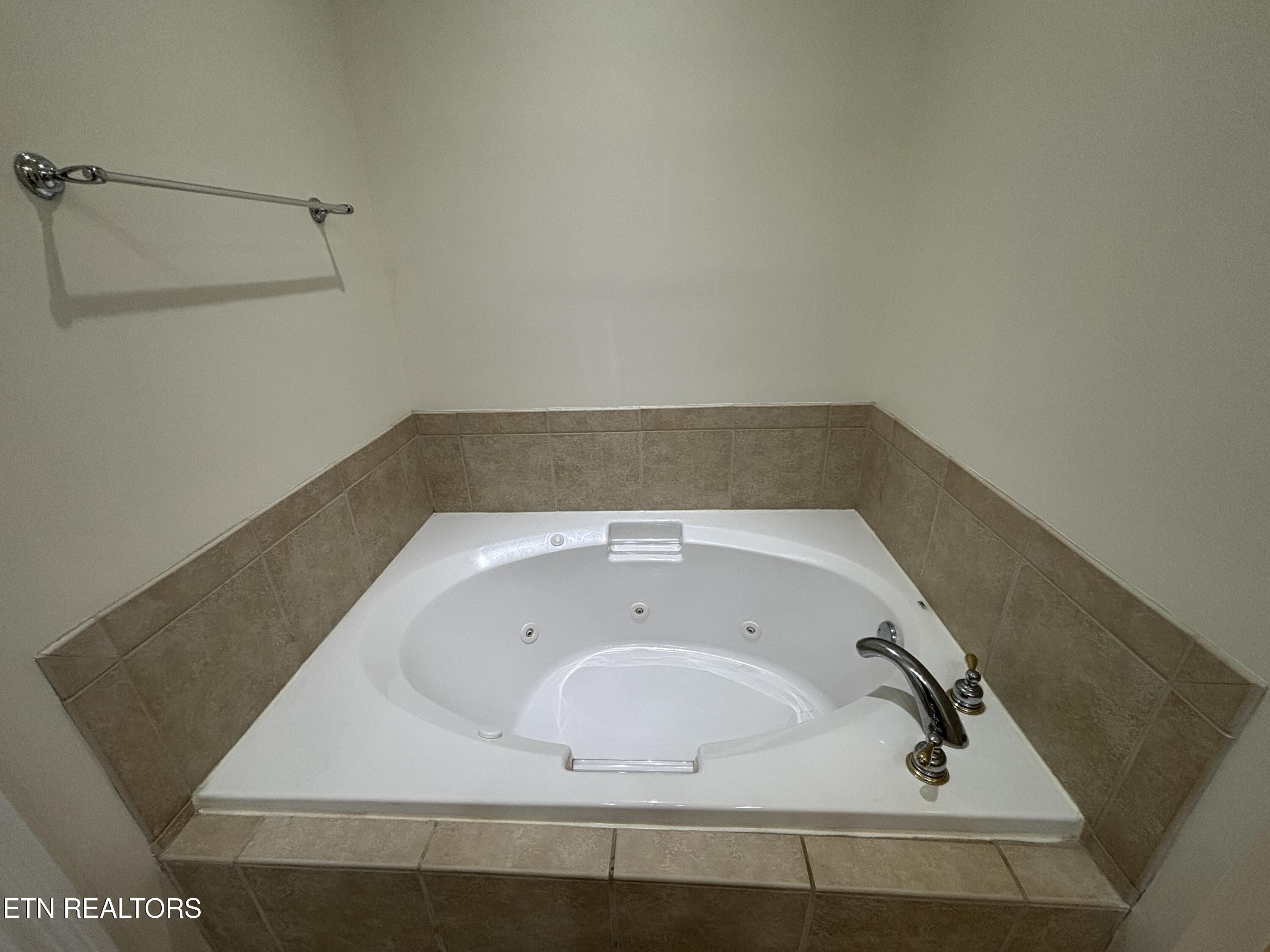 1111 Creekside Village Way Seymour TN 37865