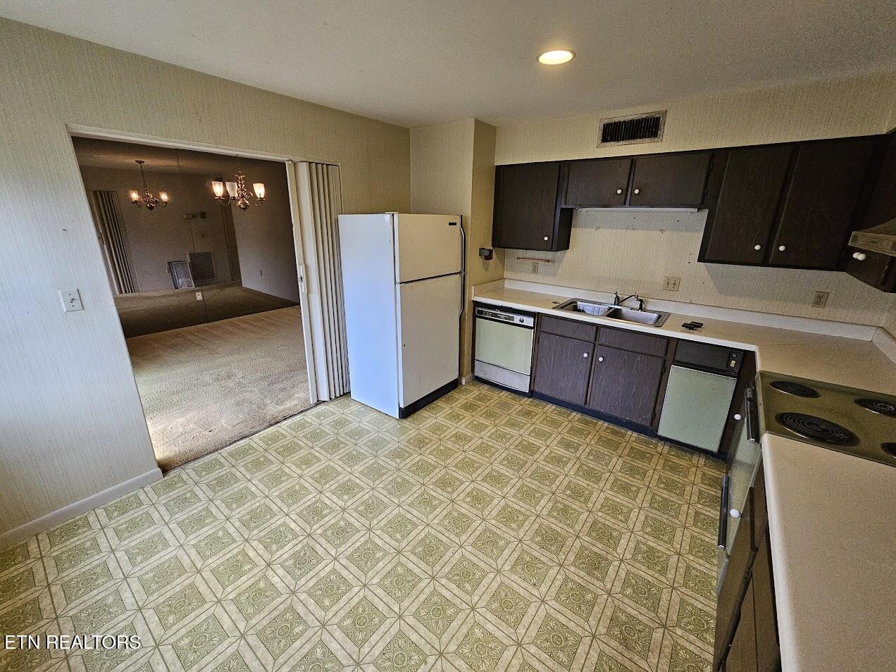 1946 Cherokee Bluff Drive Knoxville TN 37920