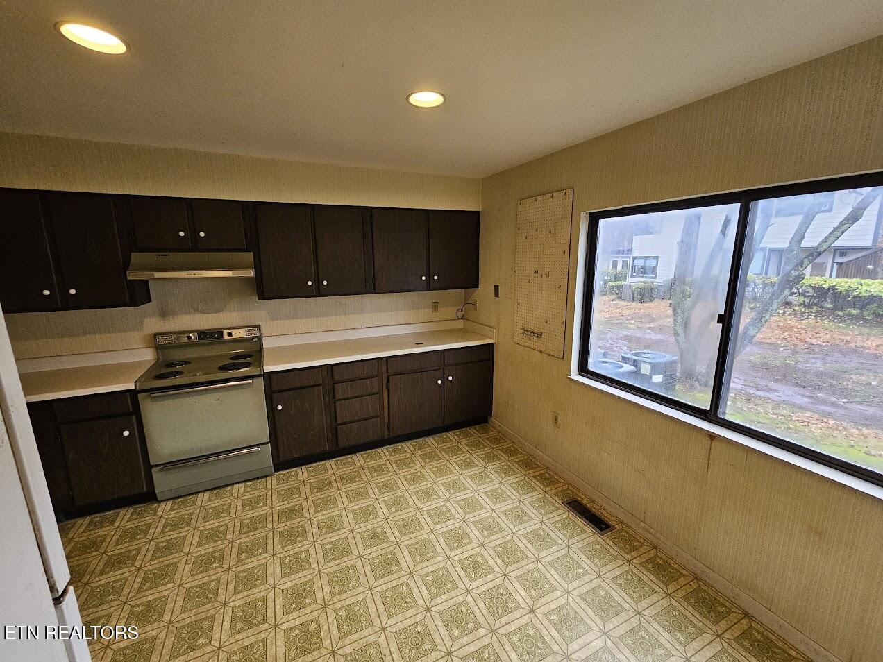 1946 Cherokee Bluff Drive Knoxville TN 37920