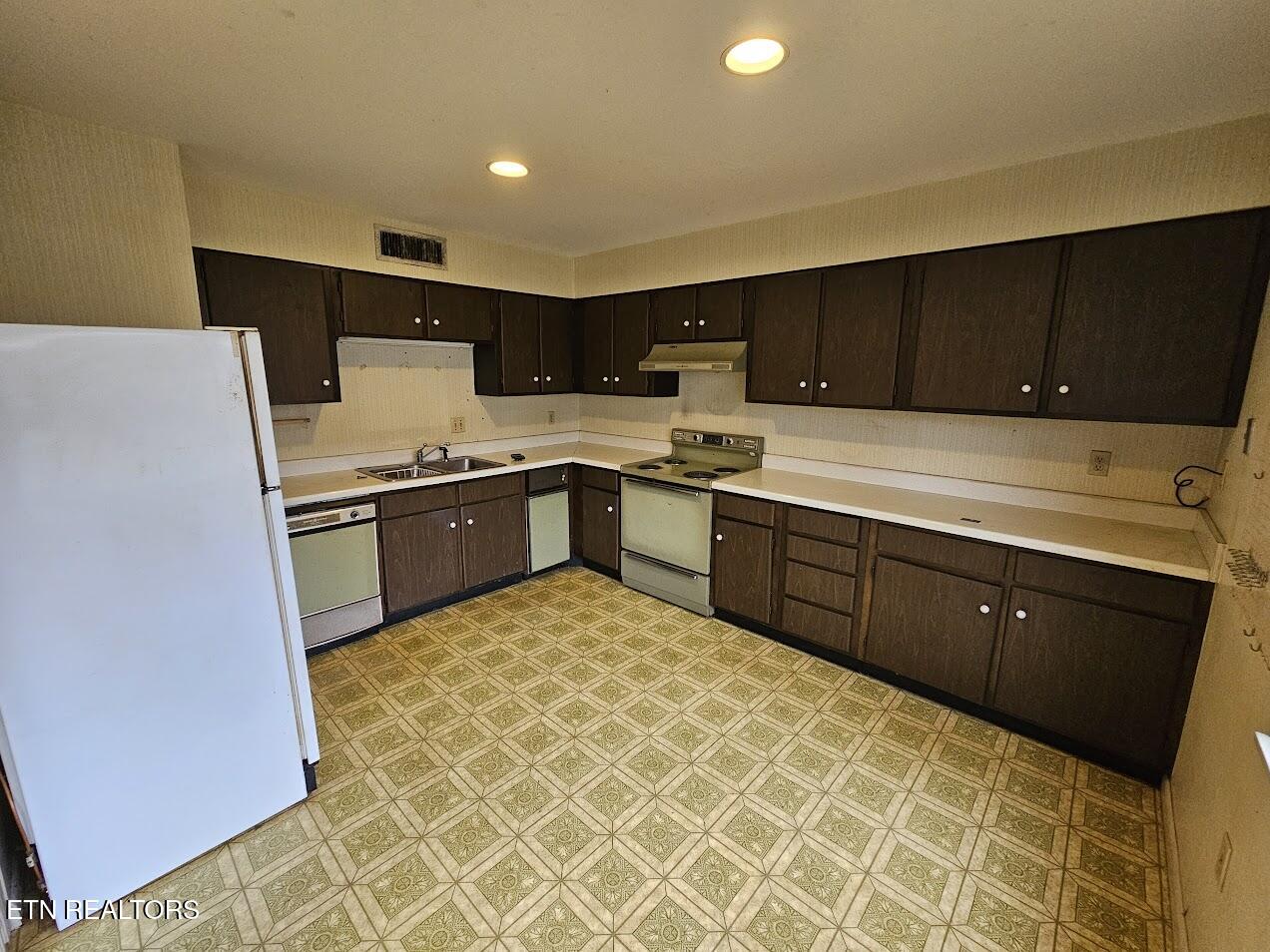 1946 Cherokee Bluff Drive Knoxville TN 37920