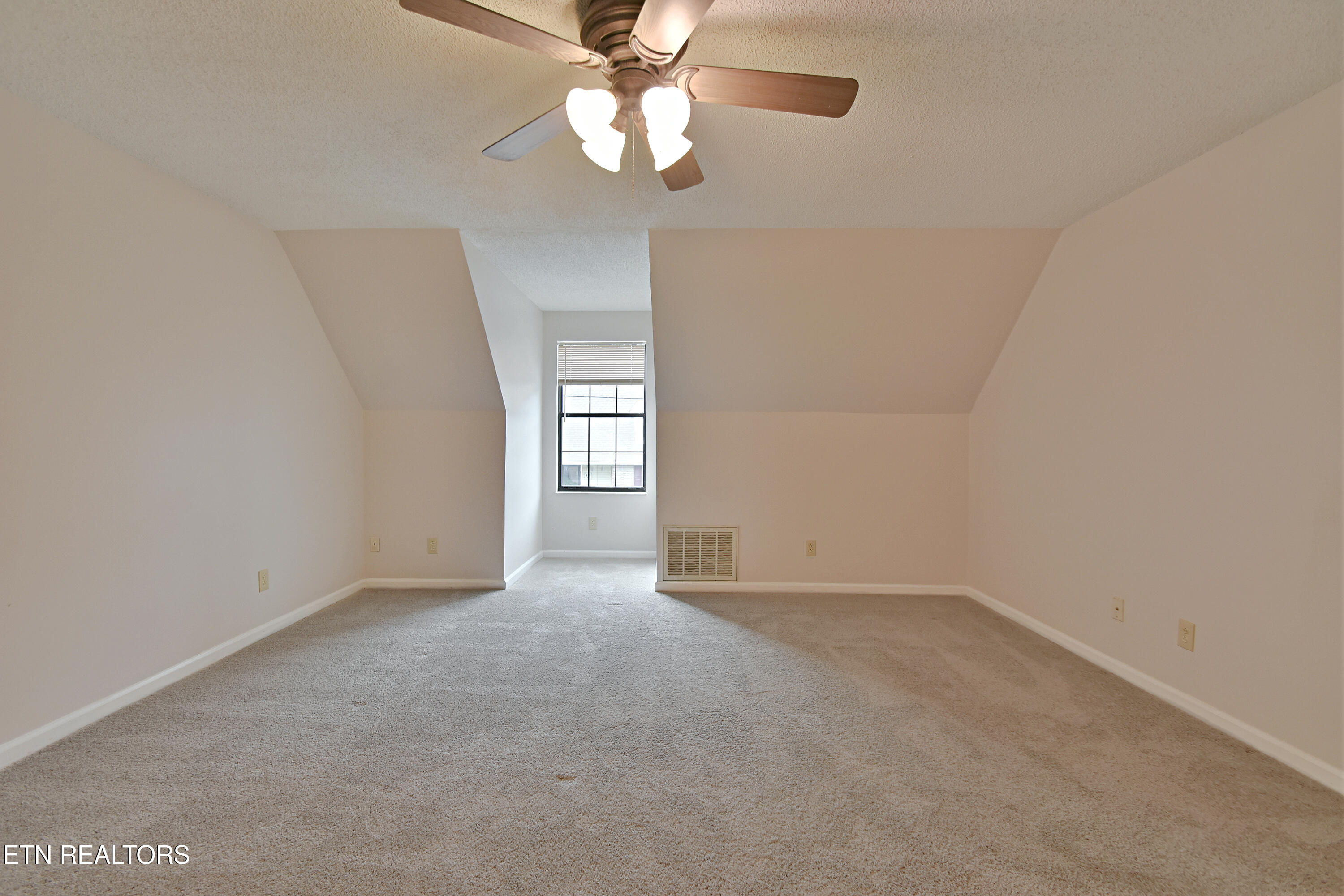 918 Chip Cove Lane Knoxville TN 37938
