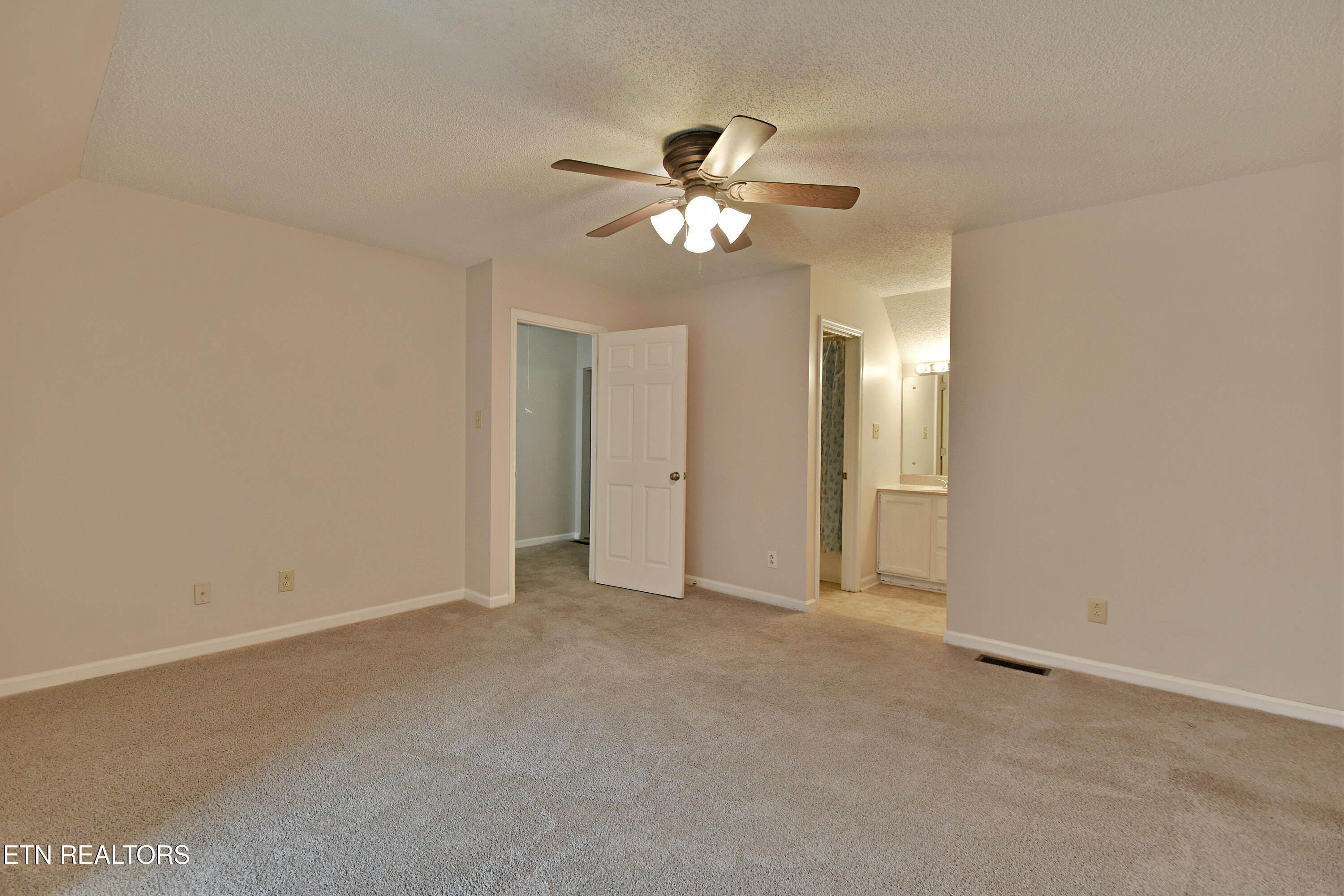 918 Chip Cove Lane Knoxville TN 37938