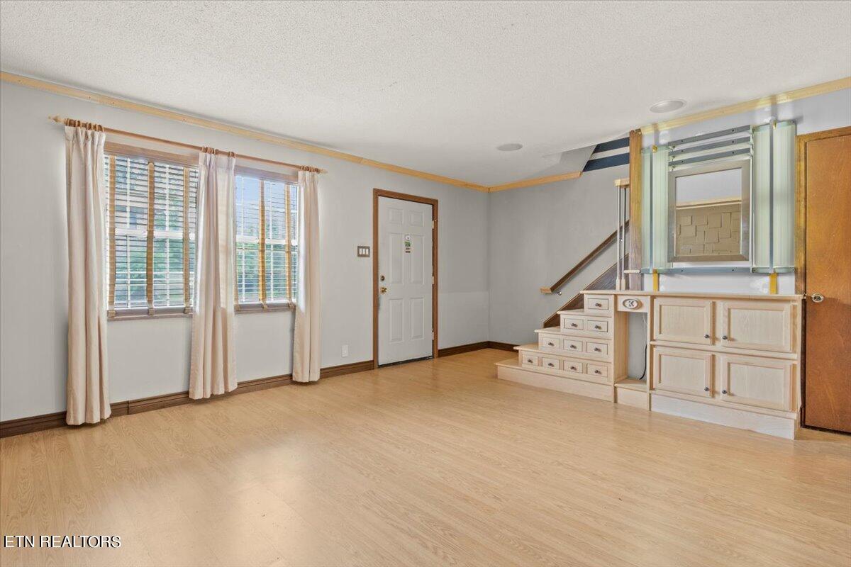 1218 Crest Brook Drive Knoxville TN 37923