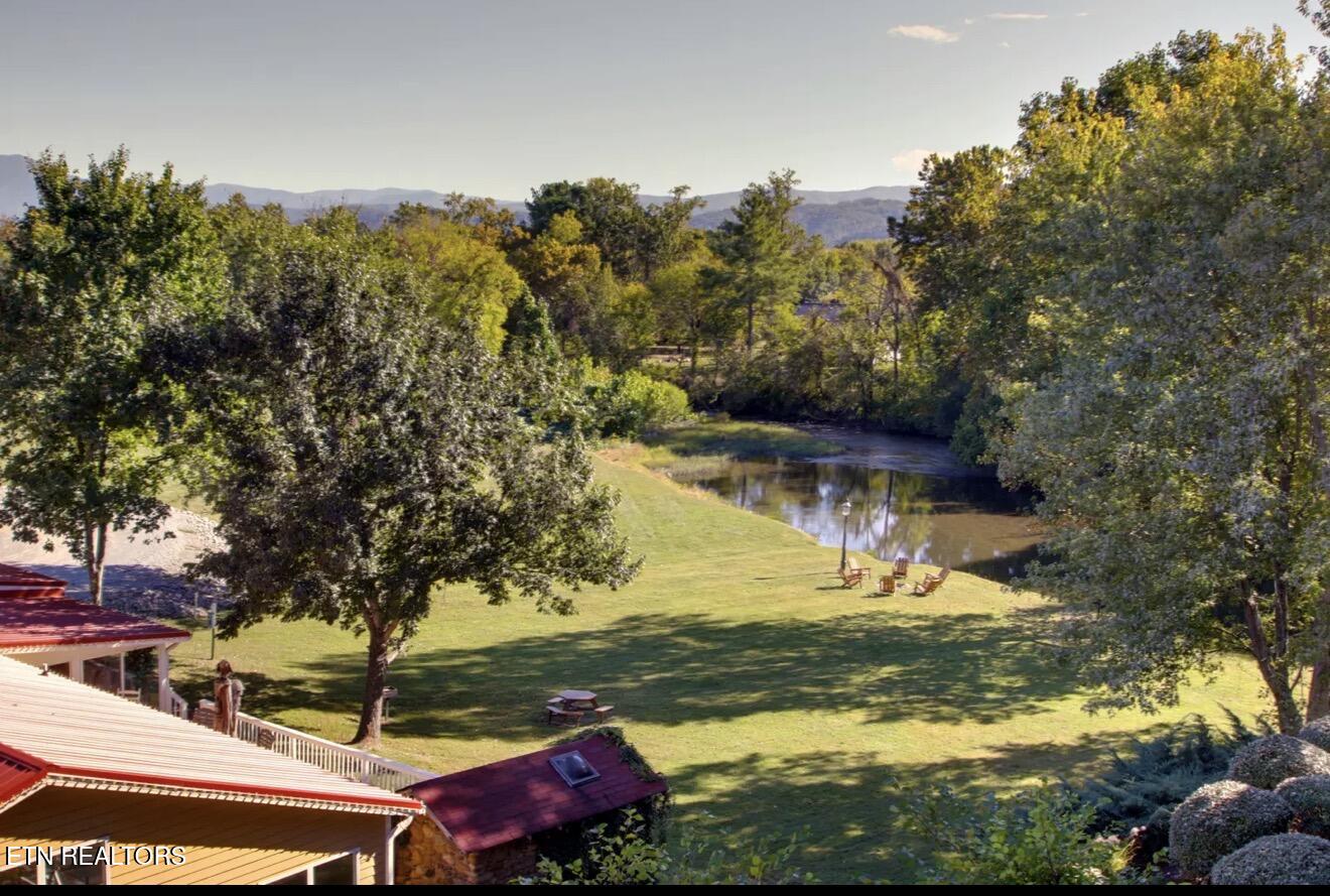 527 River Place Way Sevierville TN 37862