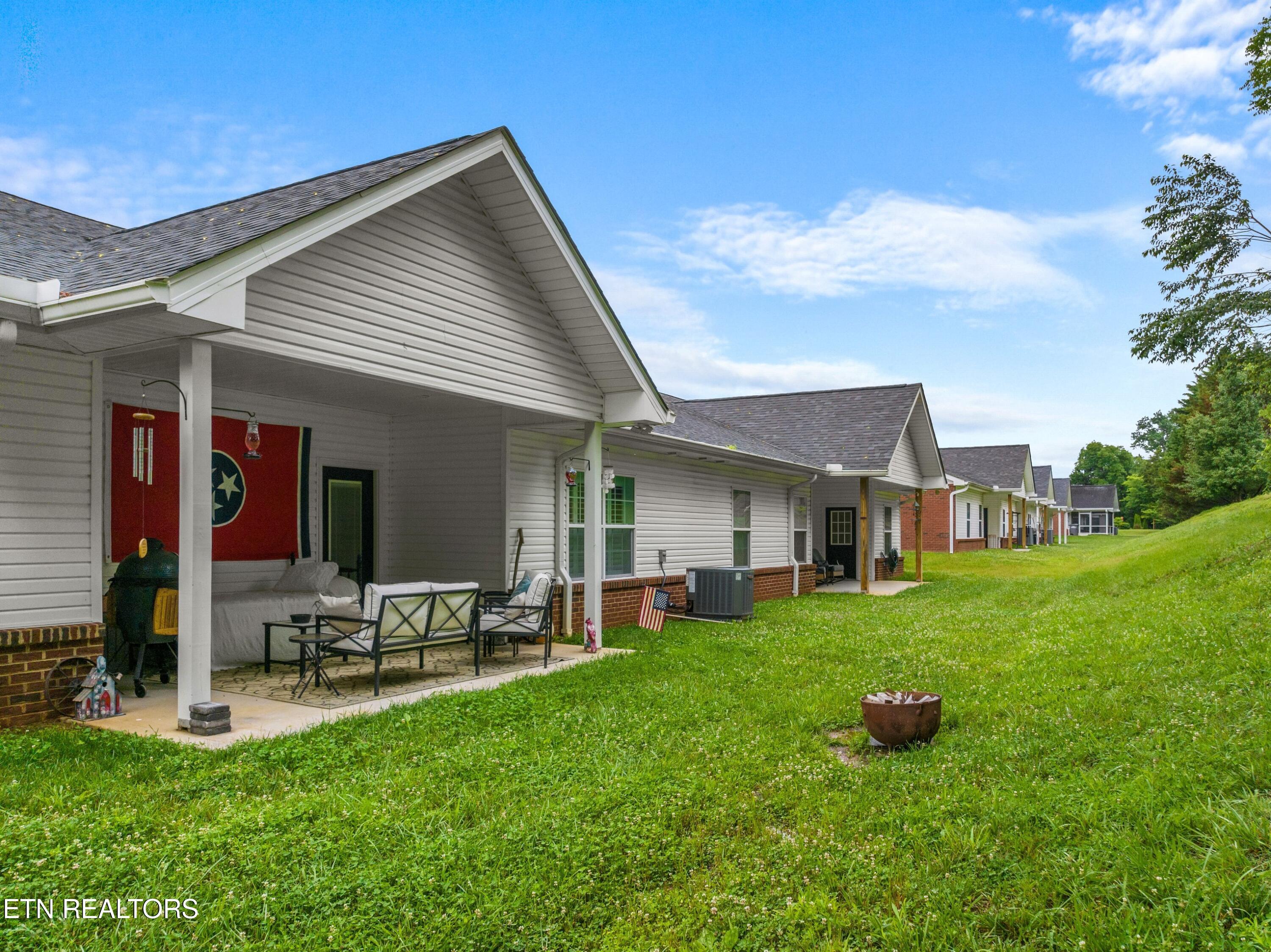 1032 Patriots Landing Dandridge TN 37725