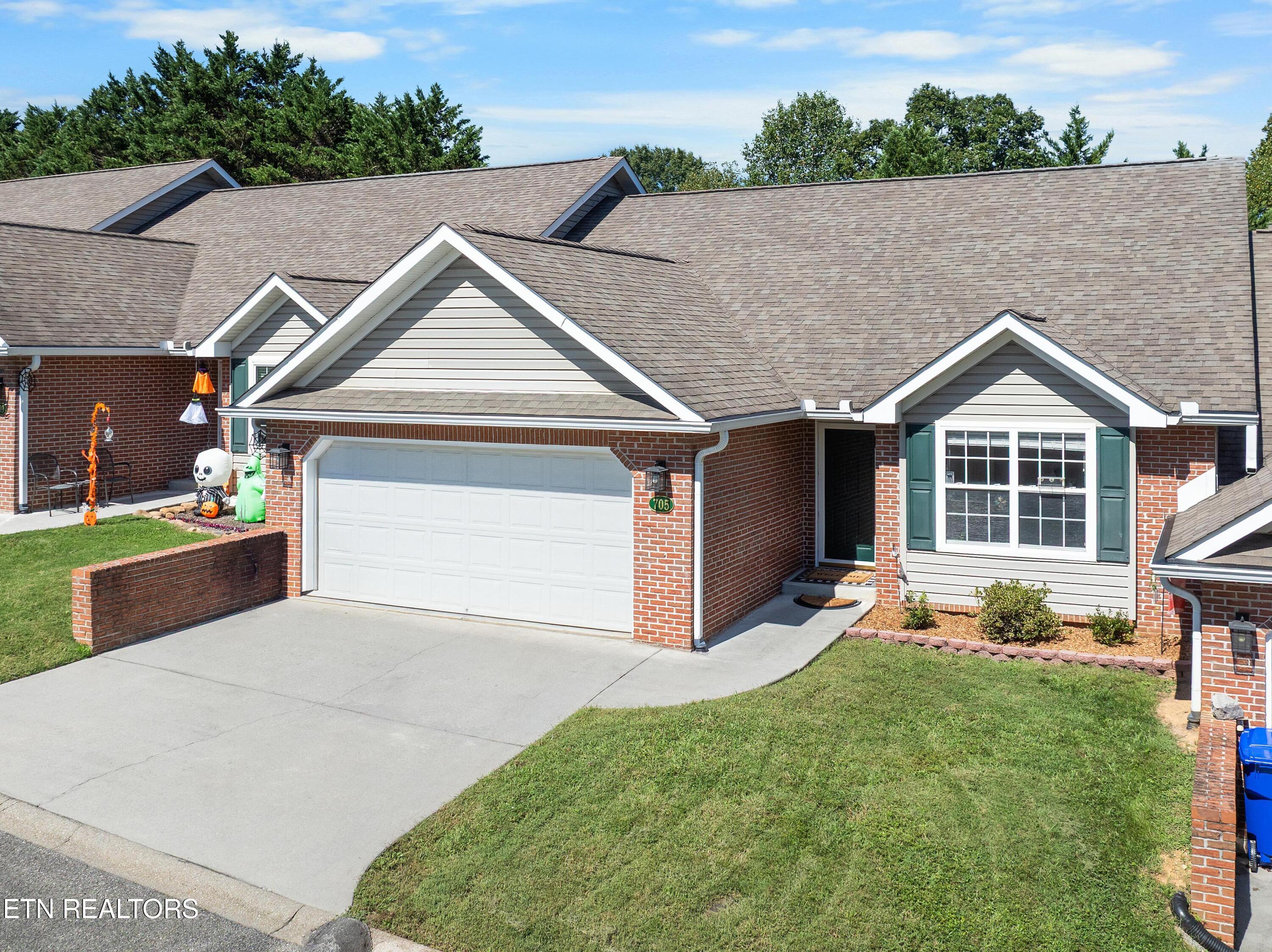 705 Lower Pond Way Knoxville TN 37920