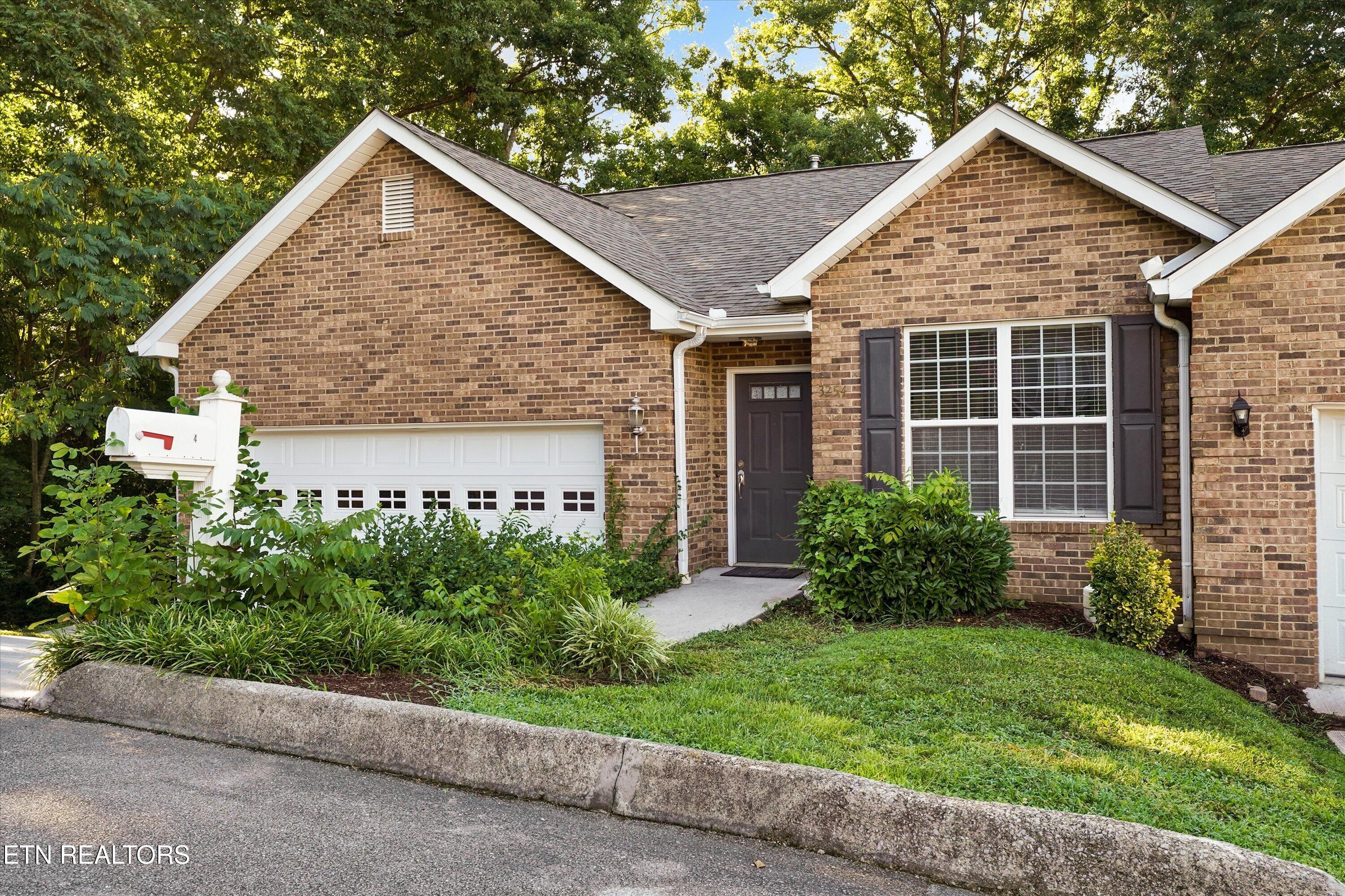 3254 Mountain Spring Way Knoxville TN 37917