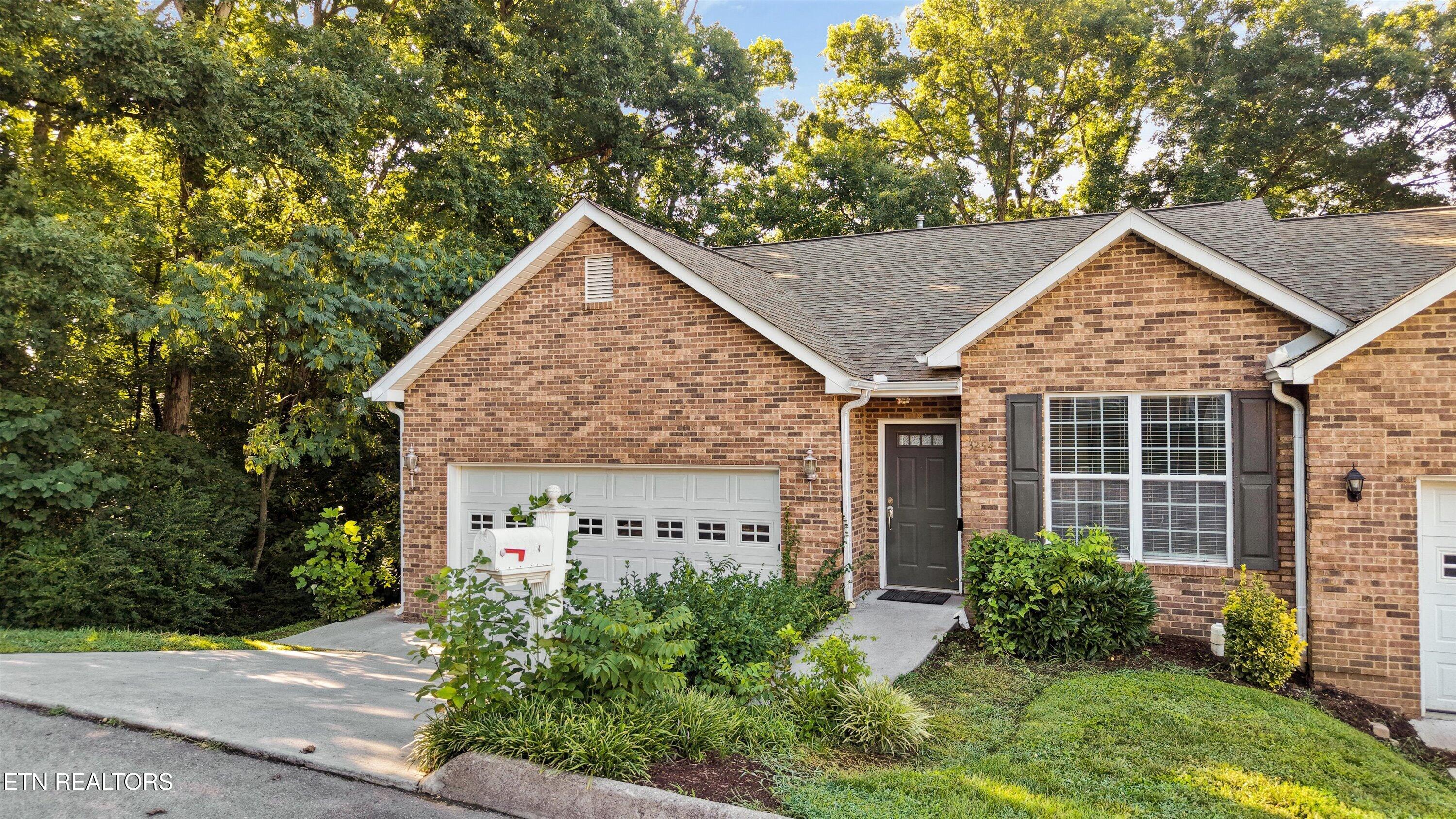 3254 Mountain Spring Way Knoxville TN 37917
