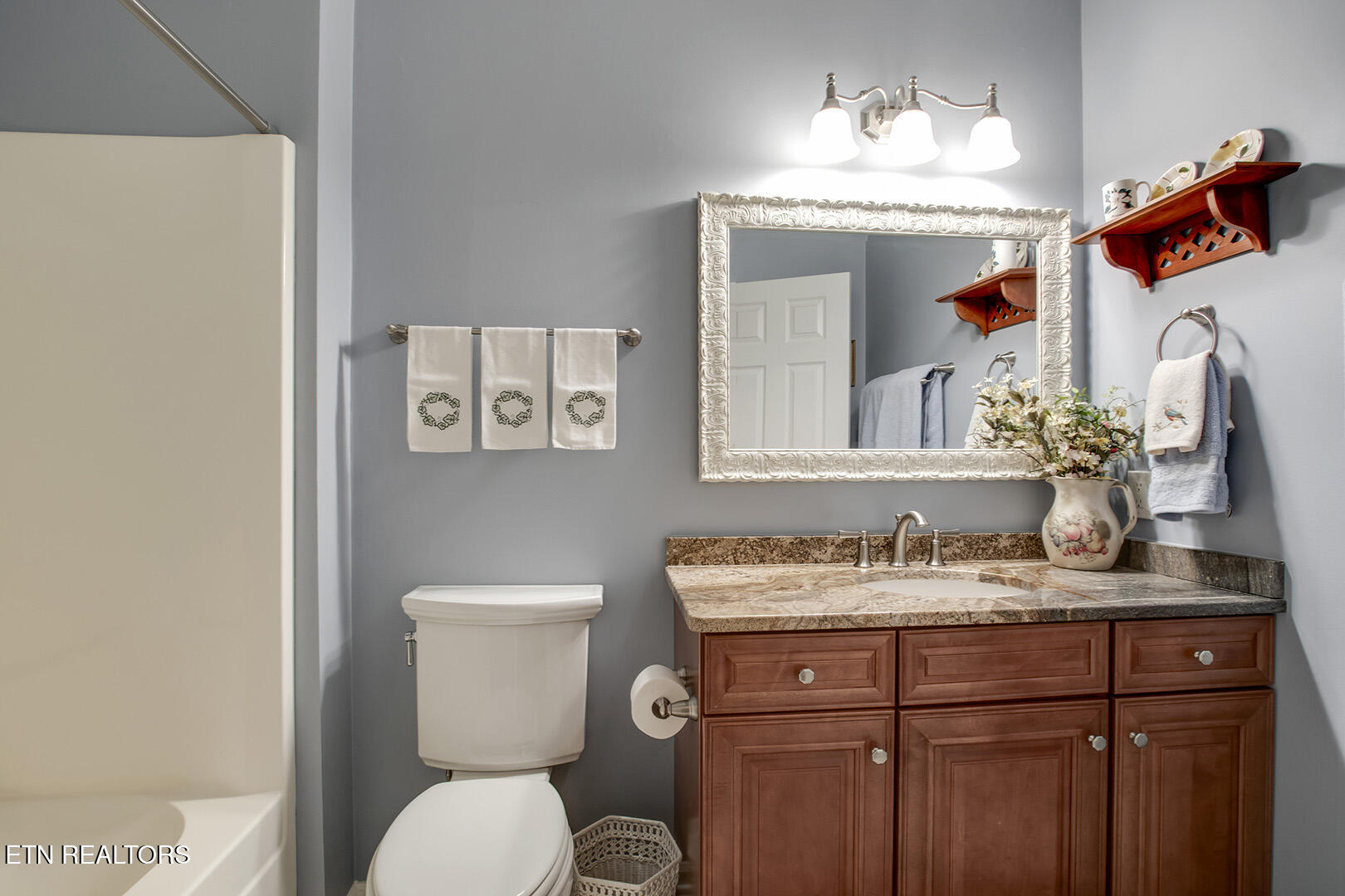 231 Tanasi Lagoon Drive Loudon TN 37774