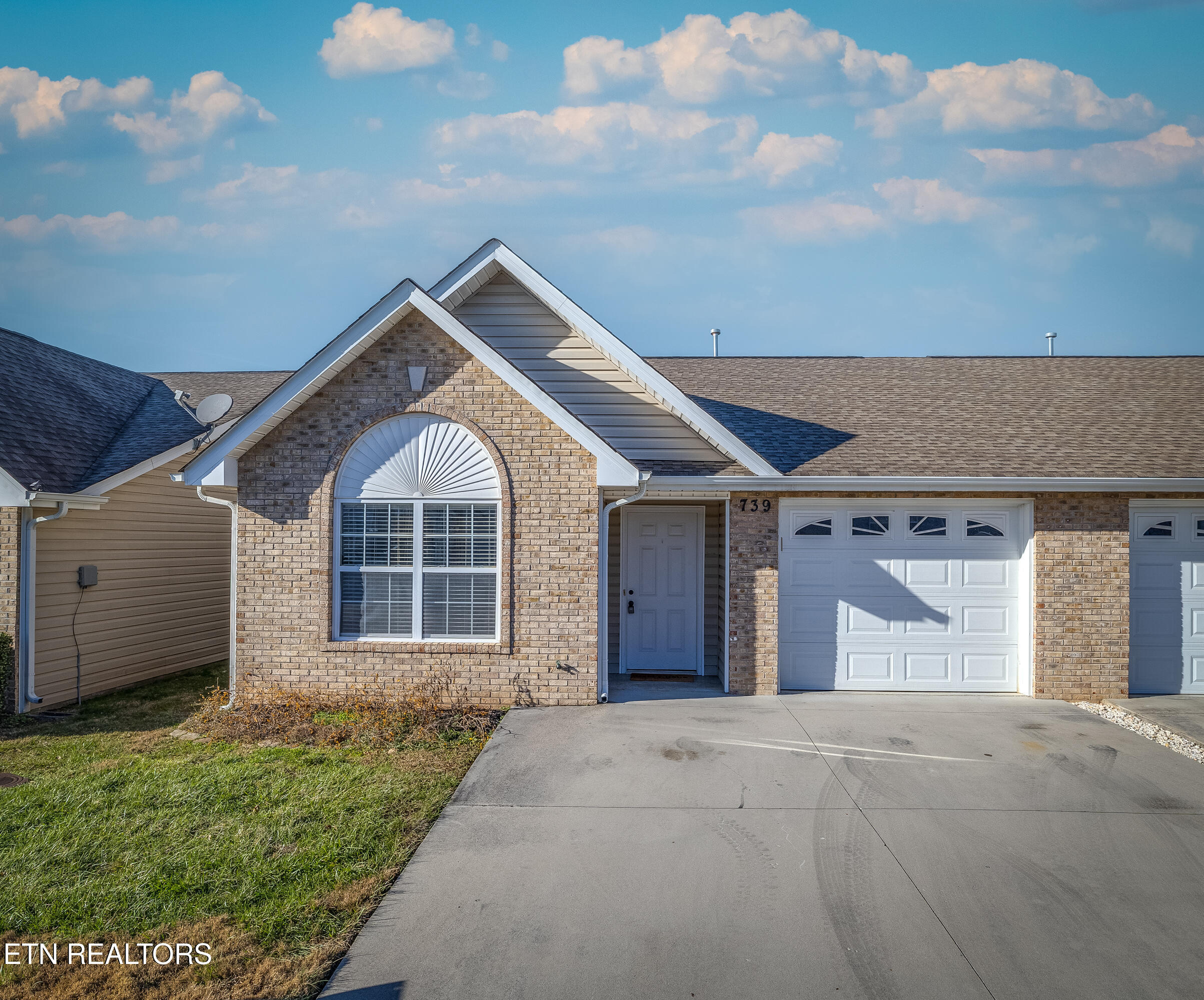 739 Greensboro Way Knoxville TN 37912