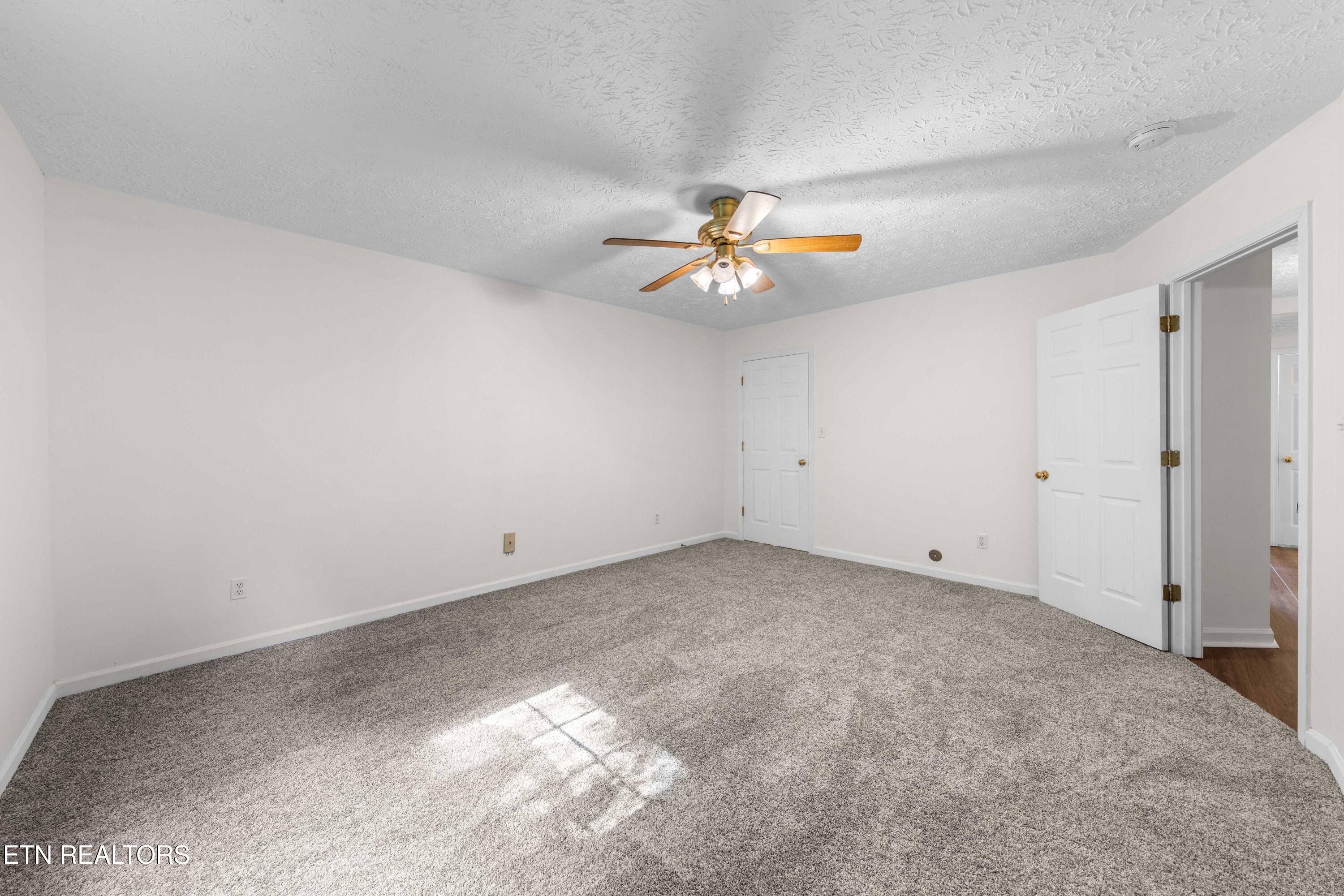 5290 Avery Woods Lane Knoxville TN 37921