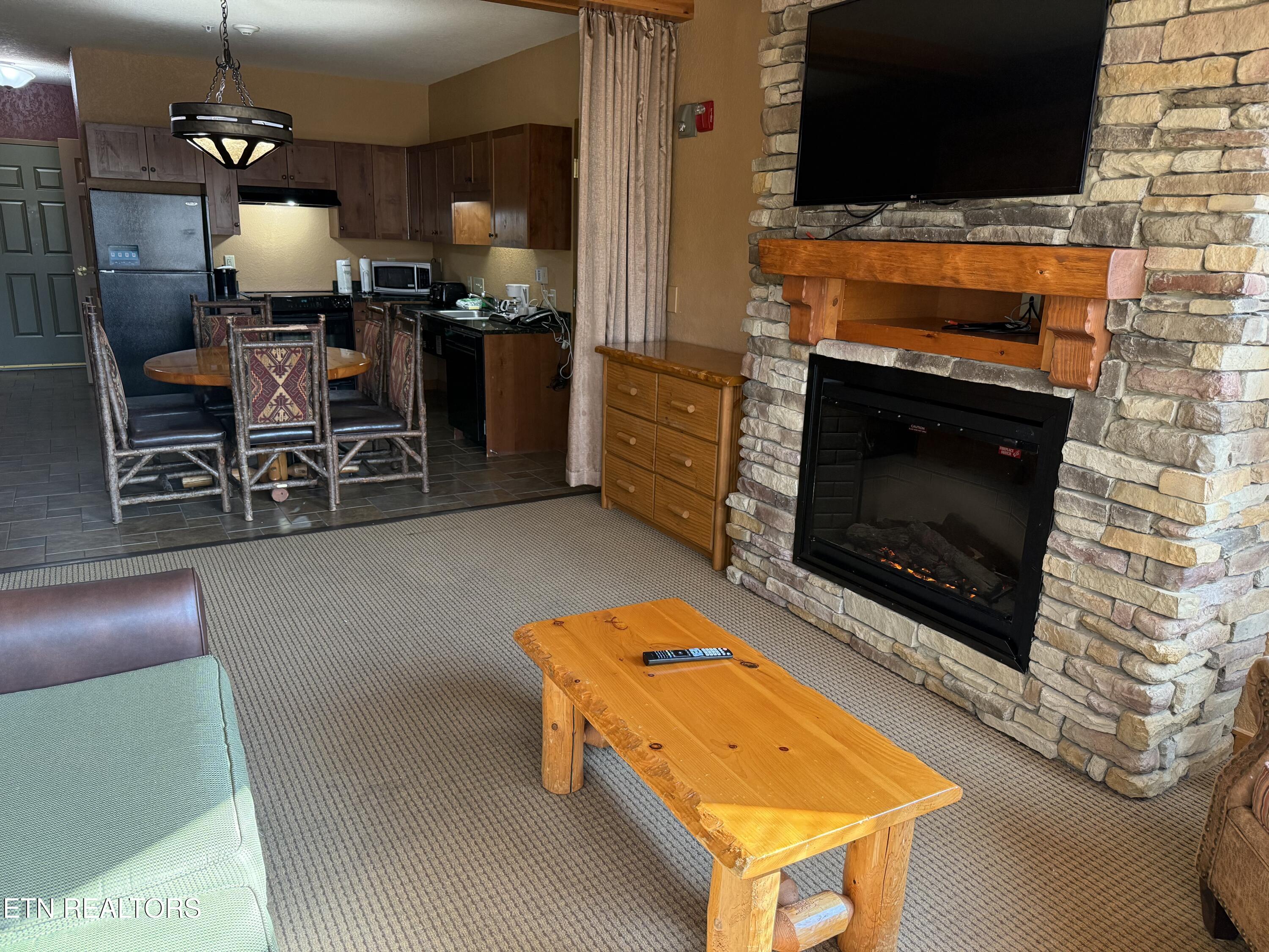 1424 Old Knoxville #14067, 14069 Highway Sevierville TN 37876