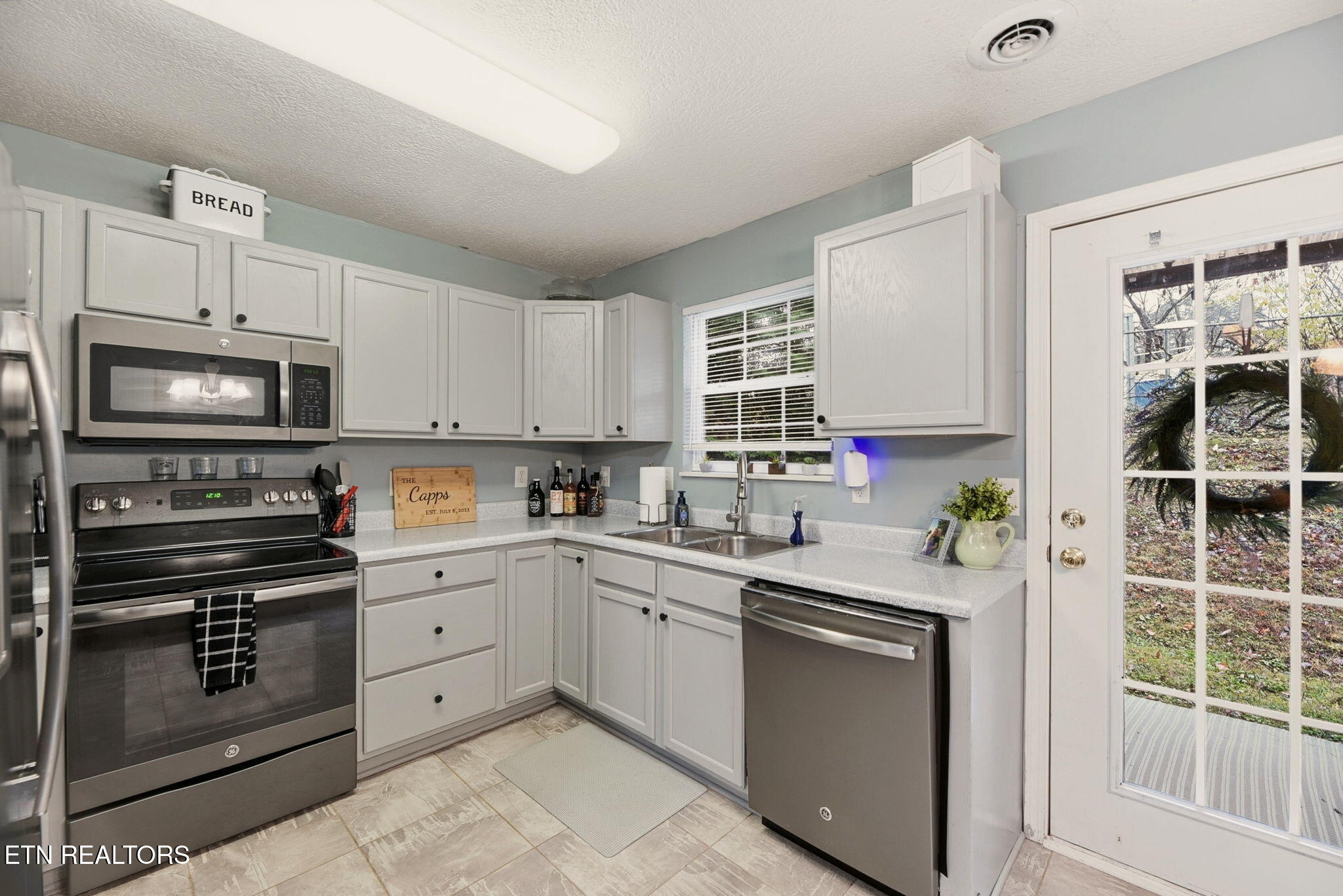 1621 Maple View Way Knoxville TN 37918