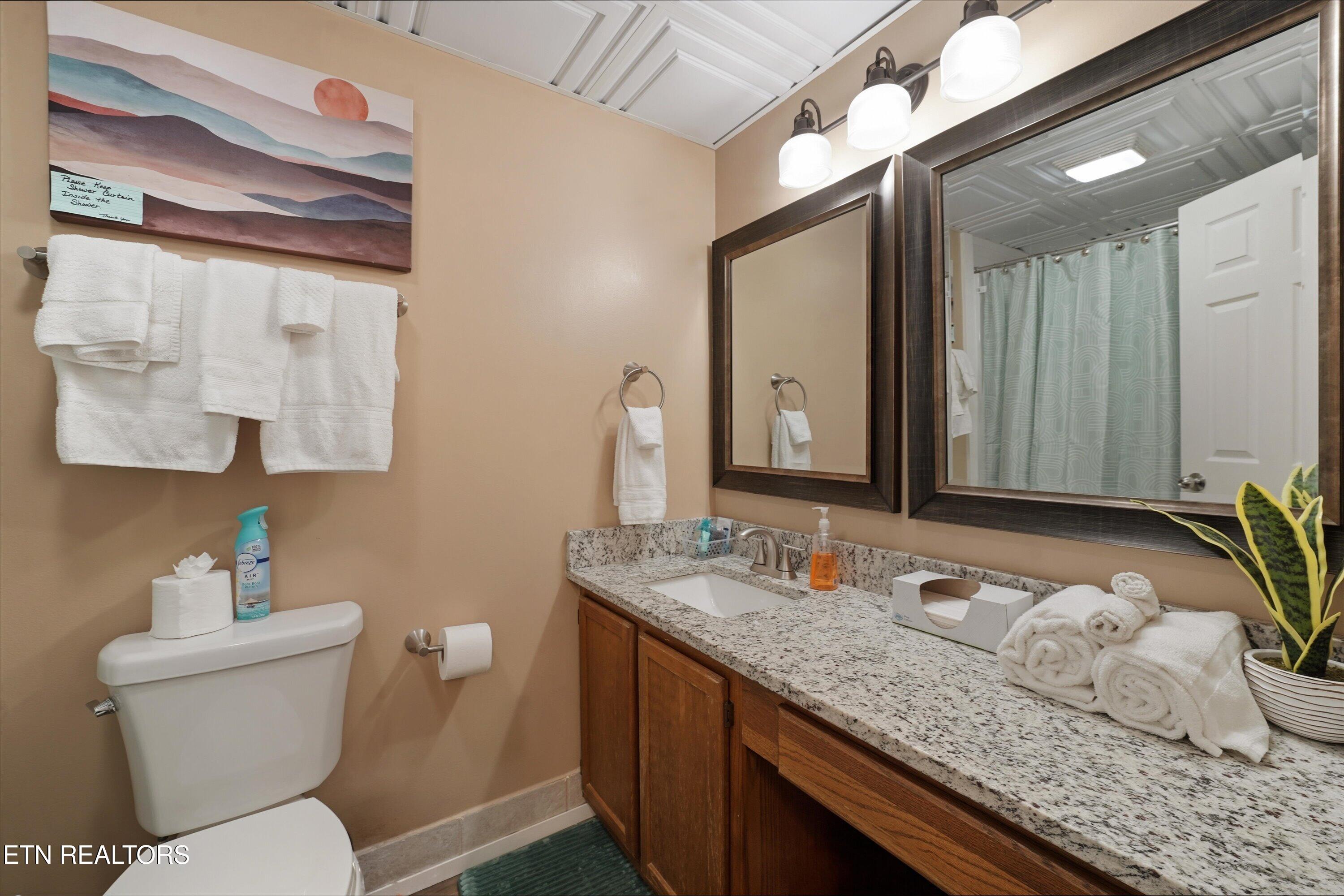 3215 N River Road Pigeon Forge TN 37863