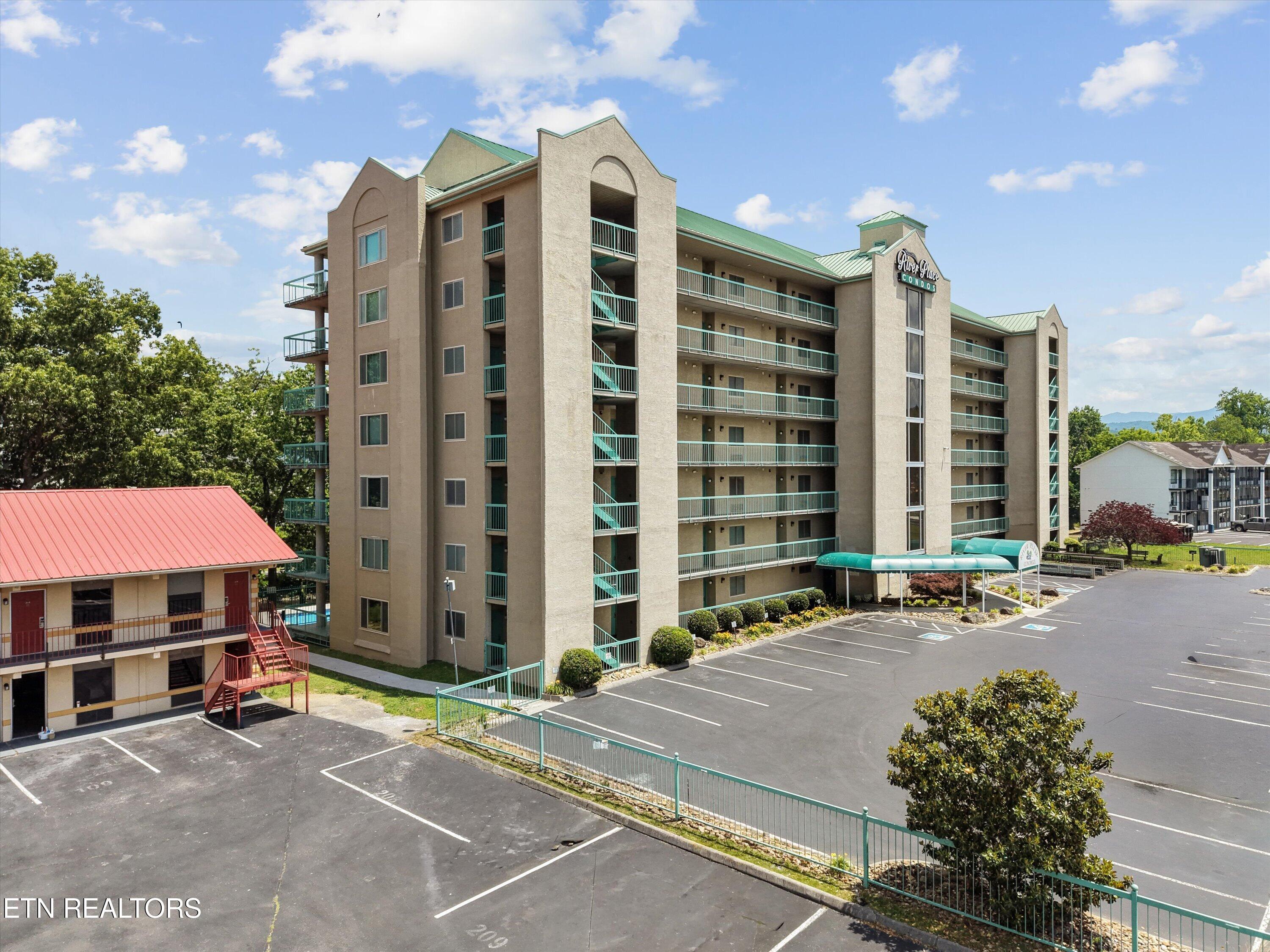 3215 N River Road Pigeon Forge TN 37863