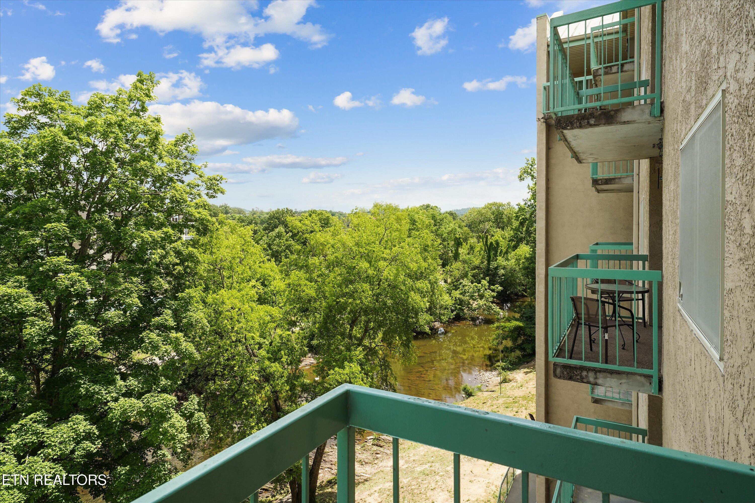 3215 N River Road Pigeon Forge TN 37863