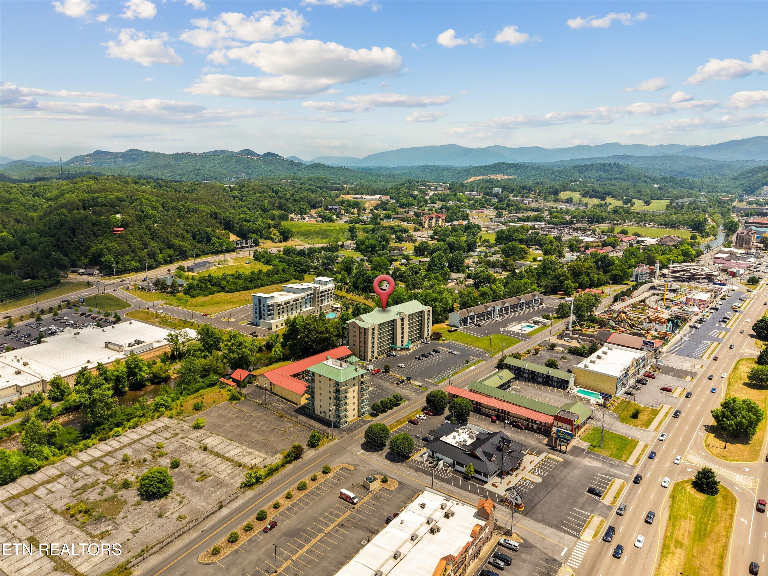 3215 N River Road Pigeon Forge TN 37863