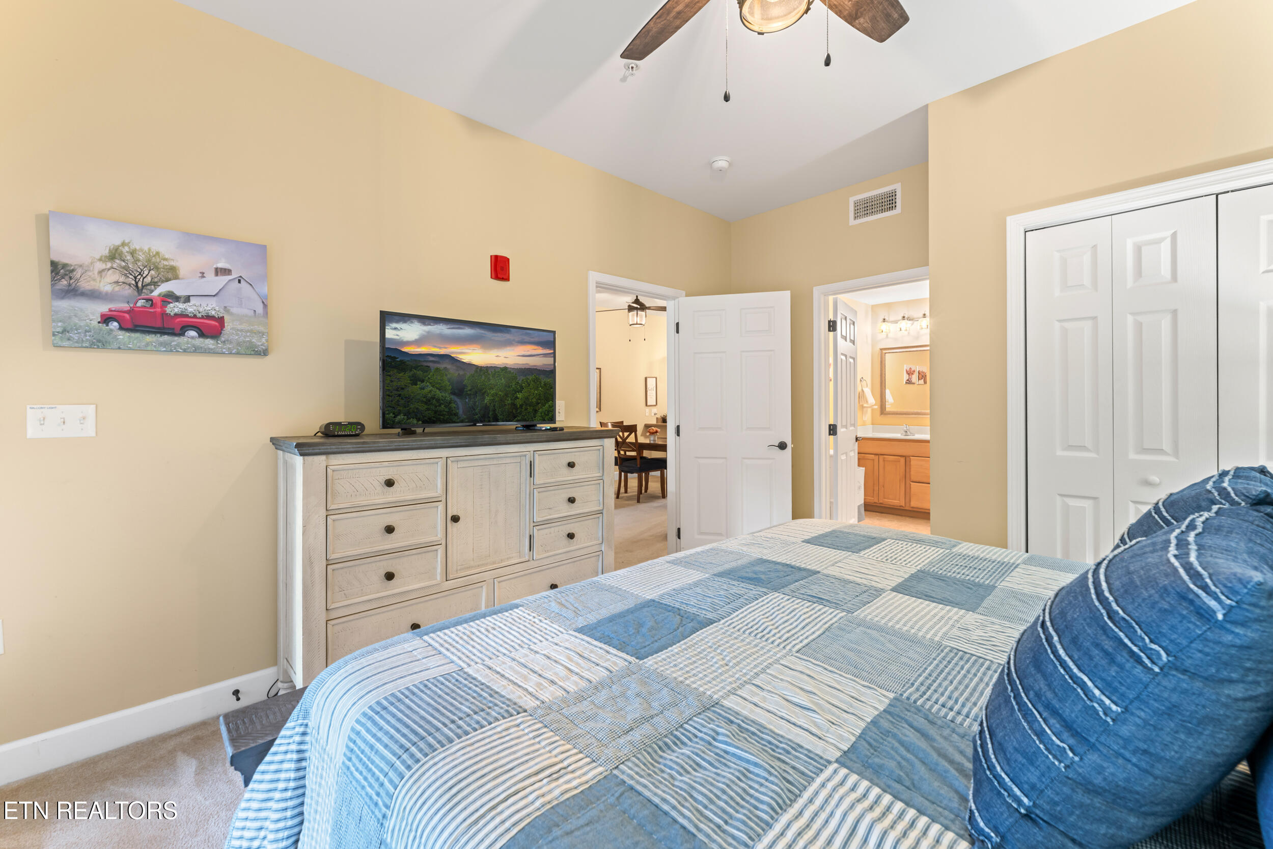 527 River Place Way Sevierville TN 37862