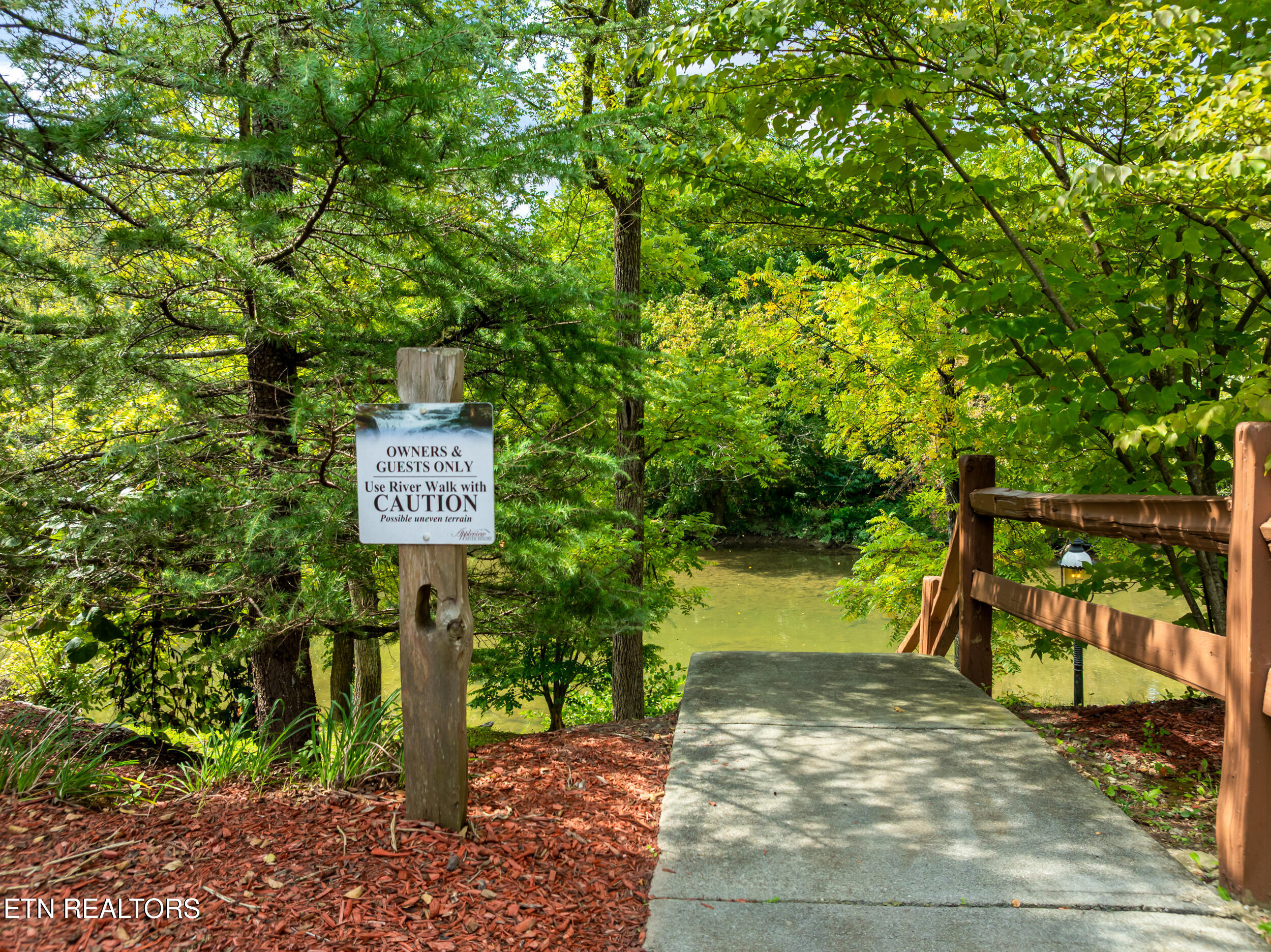 527 River Place Way Sevierville TN 37862