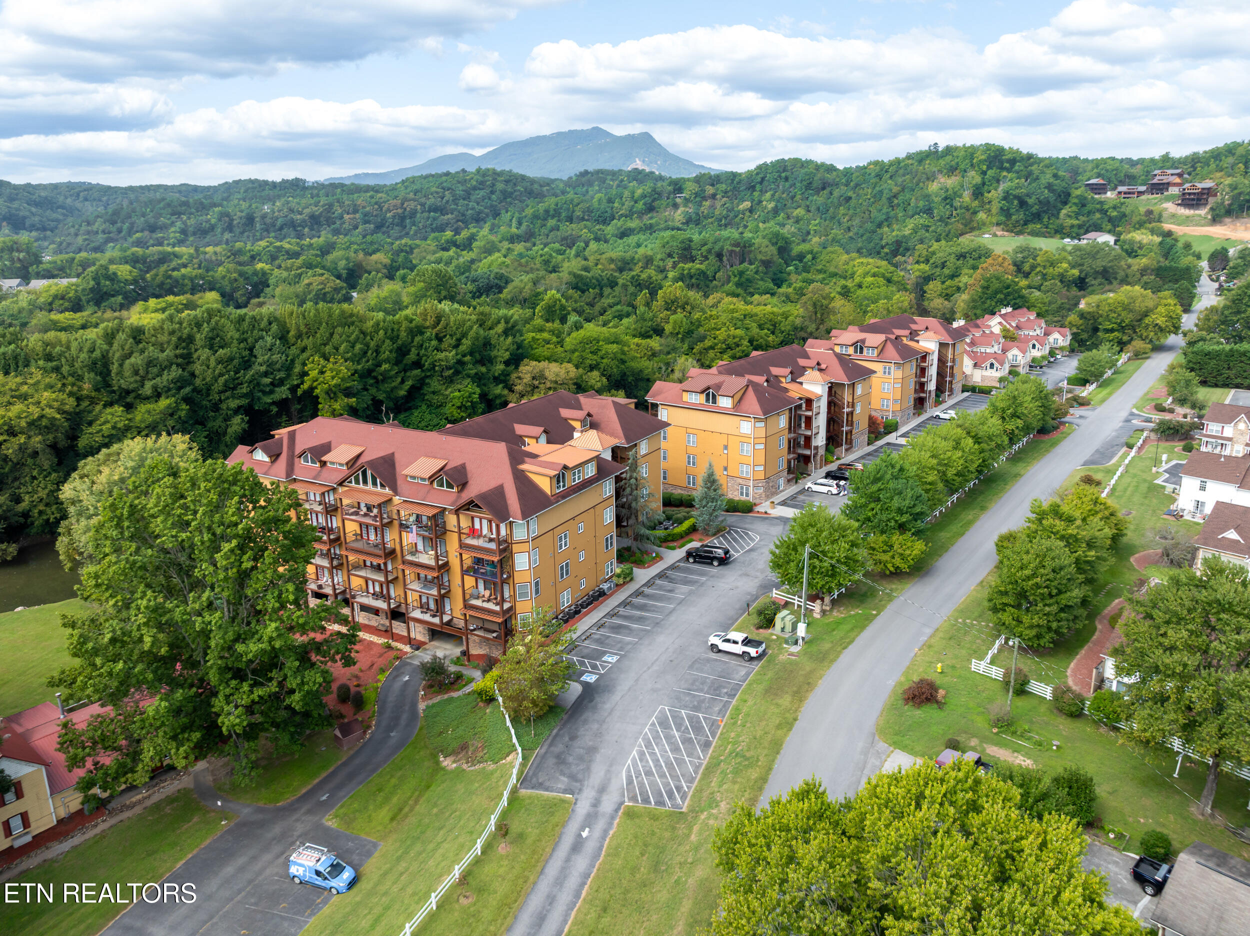 527 River Place Way Sevierville TN 37862