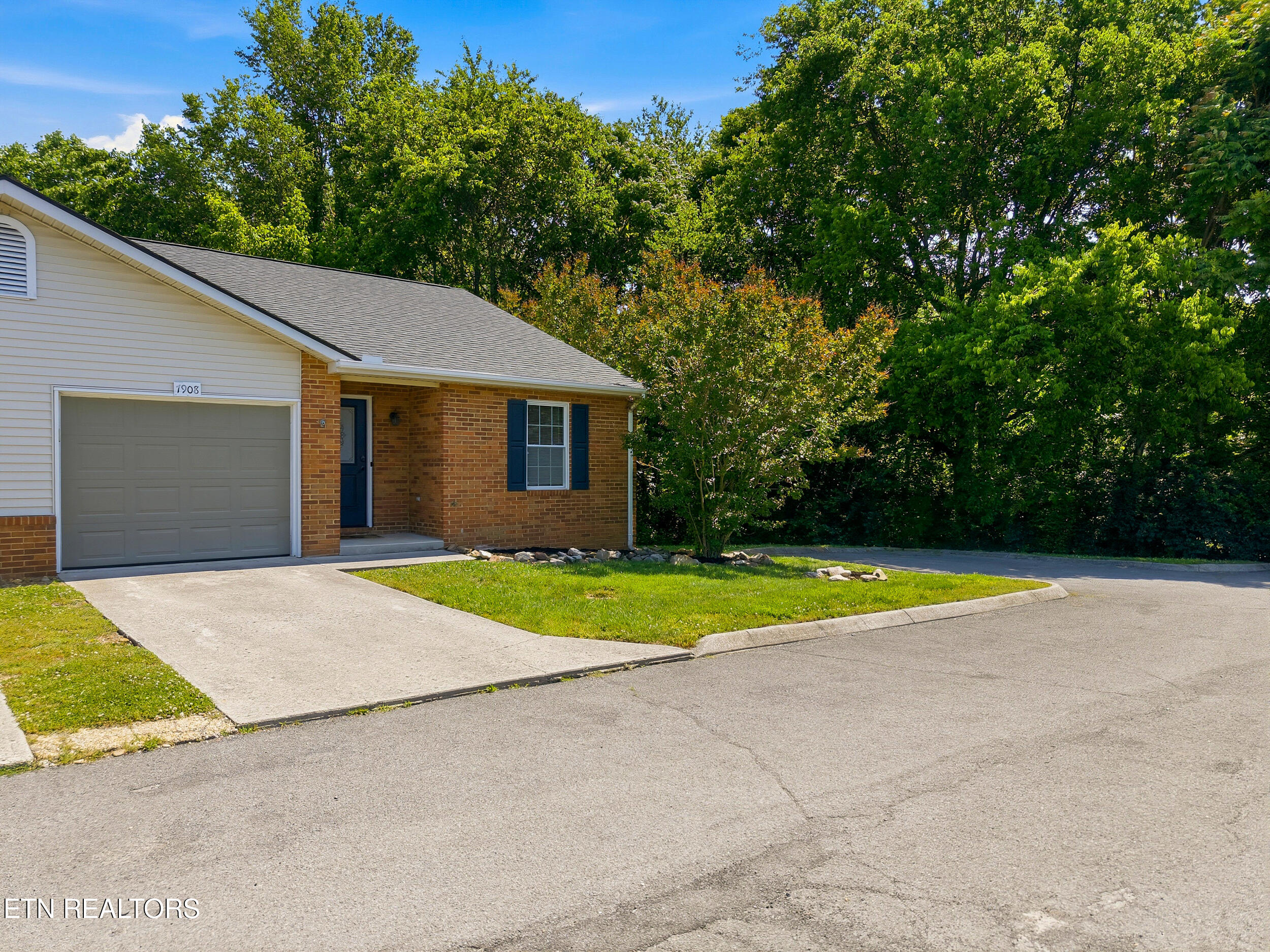 7908 Glenbine Way Powell TN 37849