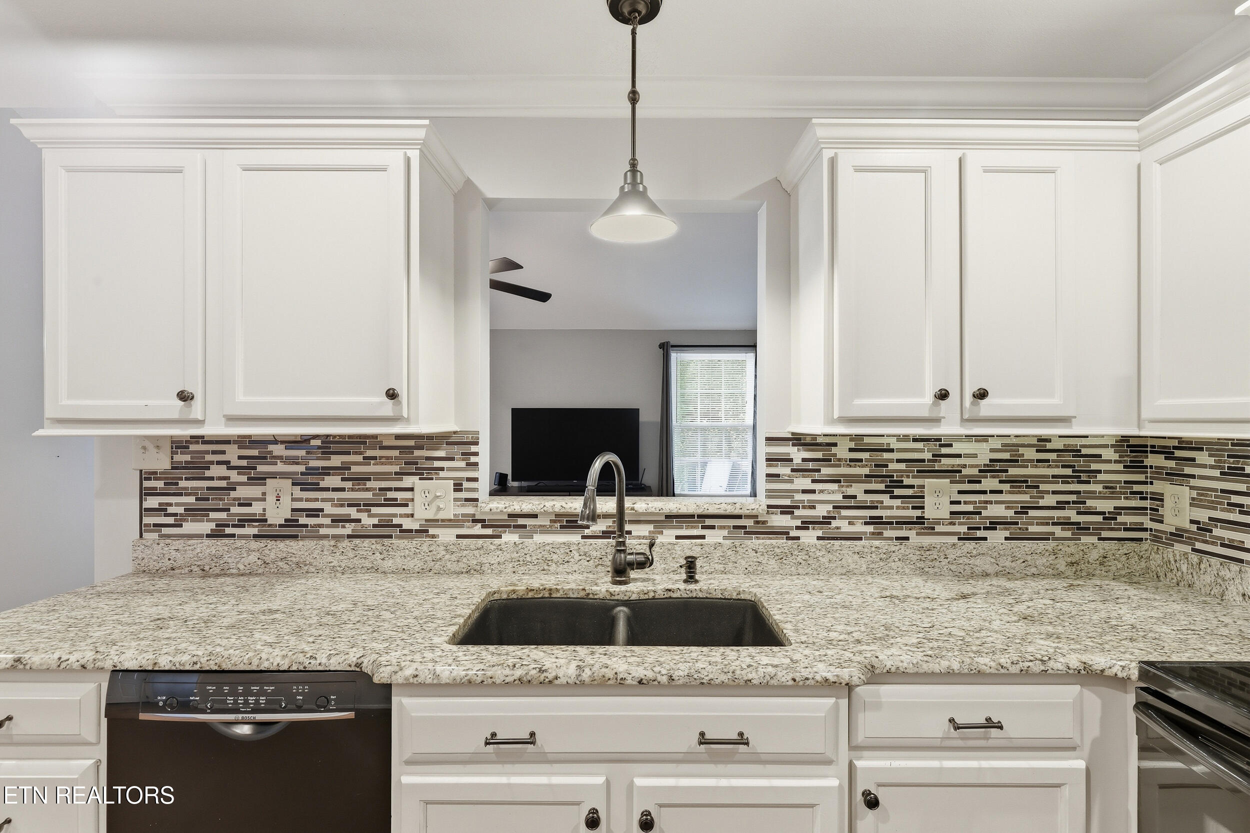 7908 Glenbine Way Powell TN 37849