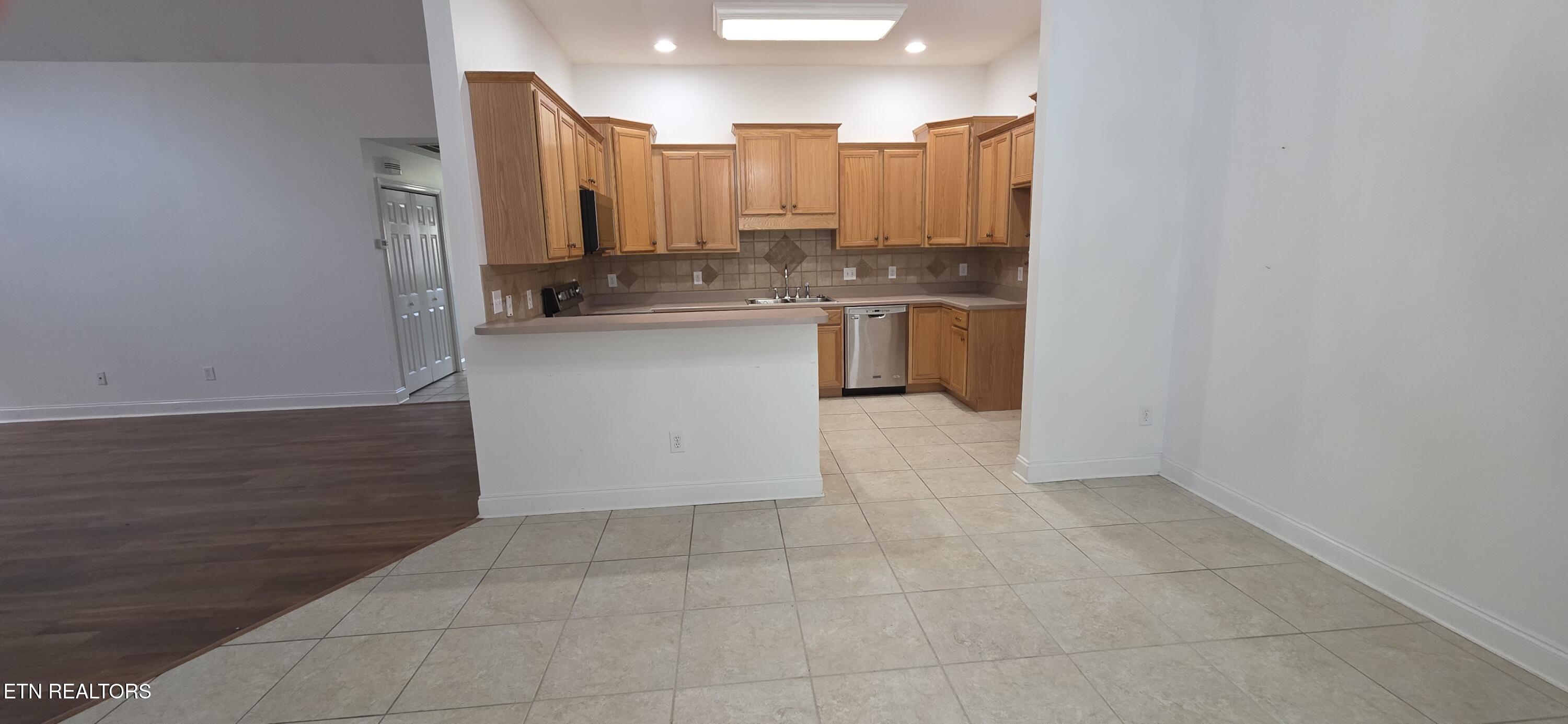 5963 Round Hill Lane Knoxville TN 37912