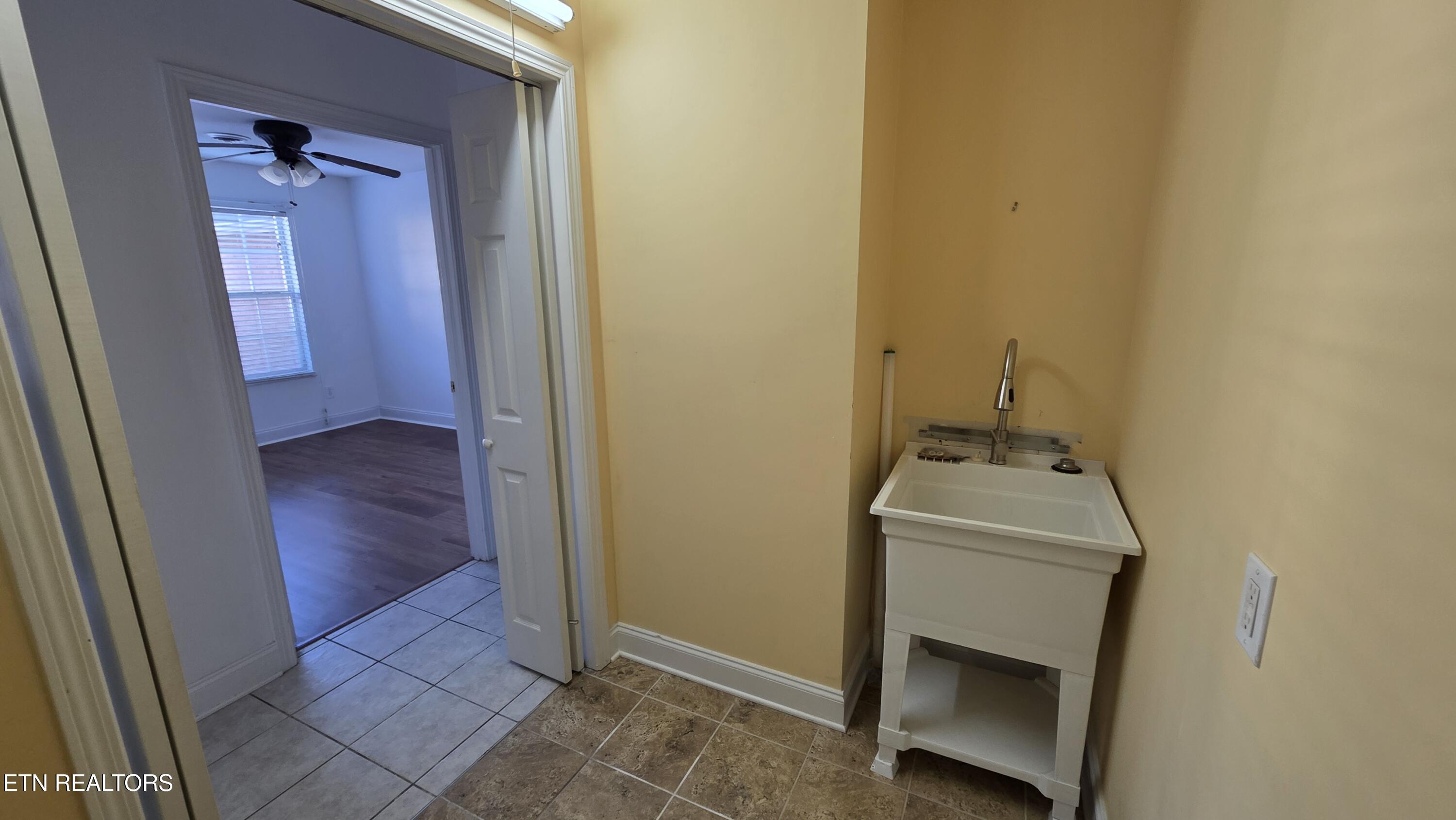 5963 Round Hill Lane Knoxville TN 37912