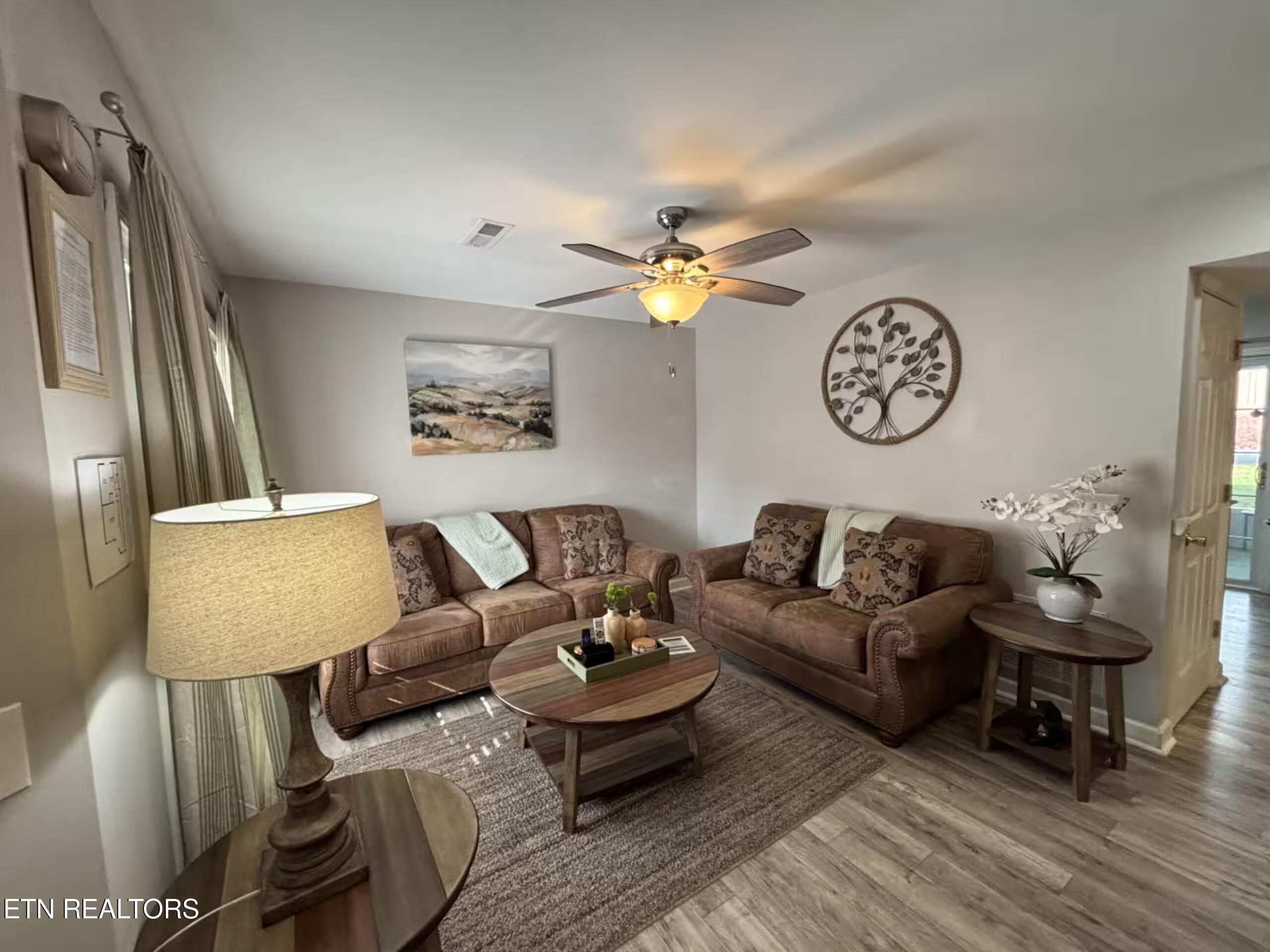 537 Orchard Valley Way Pigeon Forge TN 37862