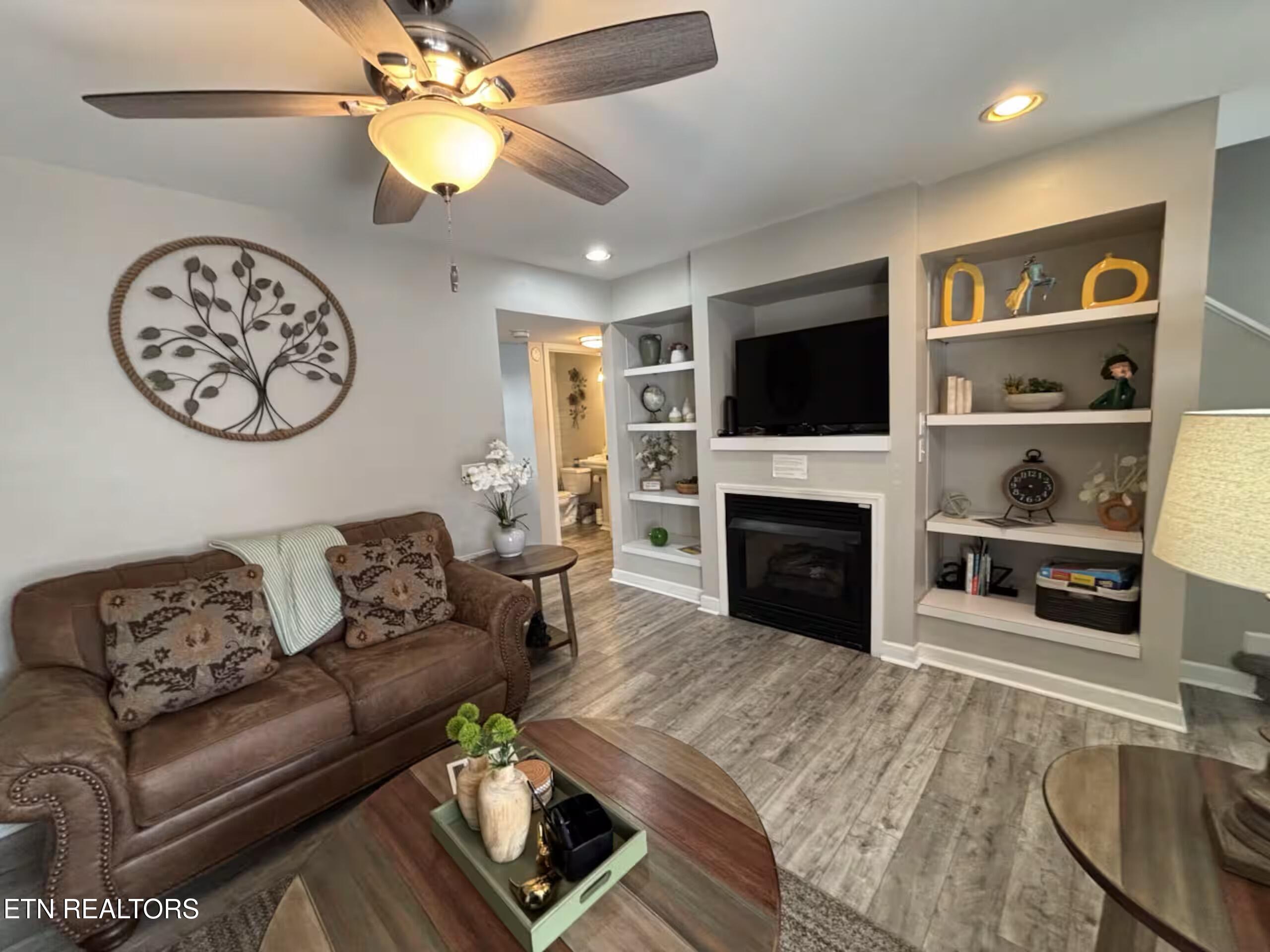 537 Orchard Valley Way Pigeon Forge TN 37862