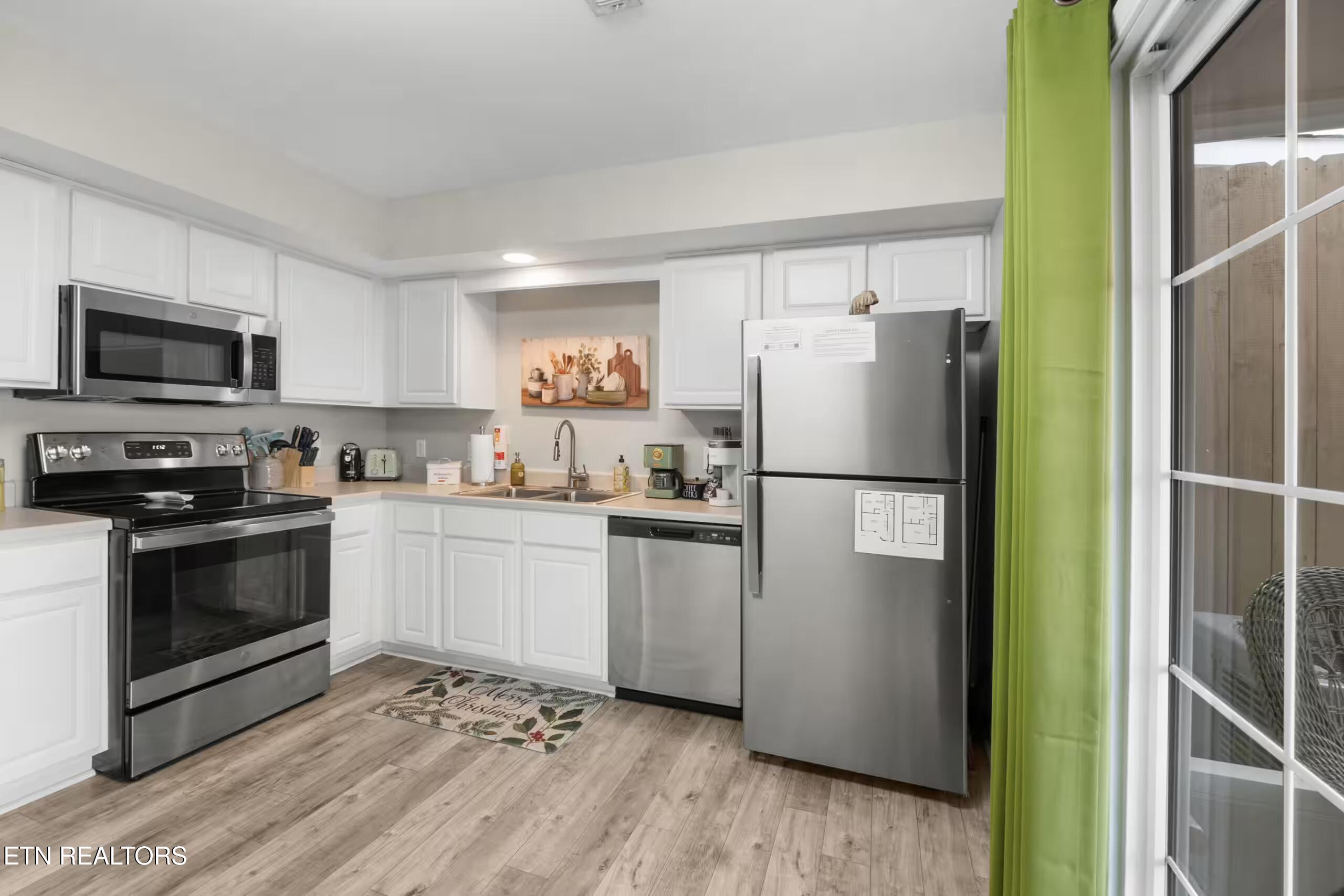 537 Orchard Valley Way Pigeon Forge TN 37862
