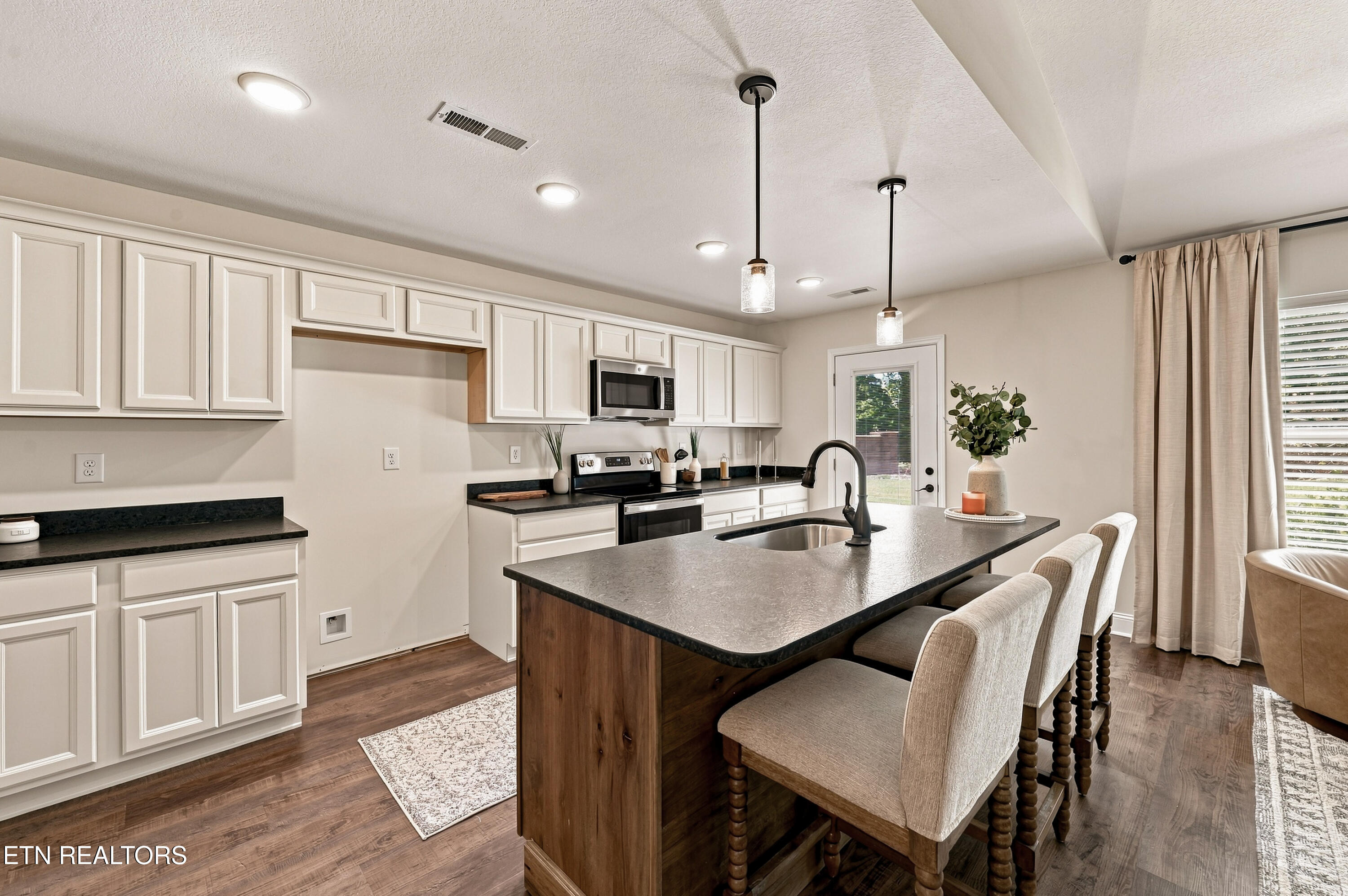 645 Snowflower Circle Pigeon Forge TN 37863