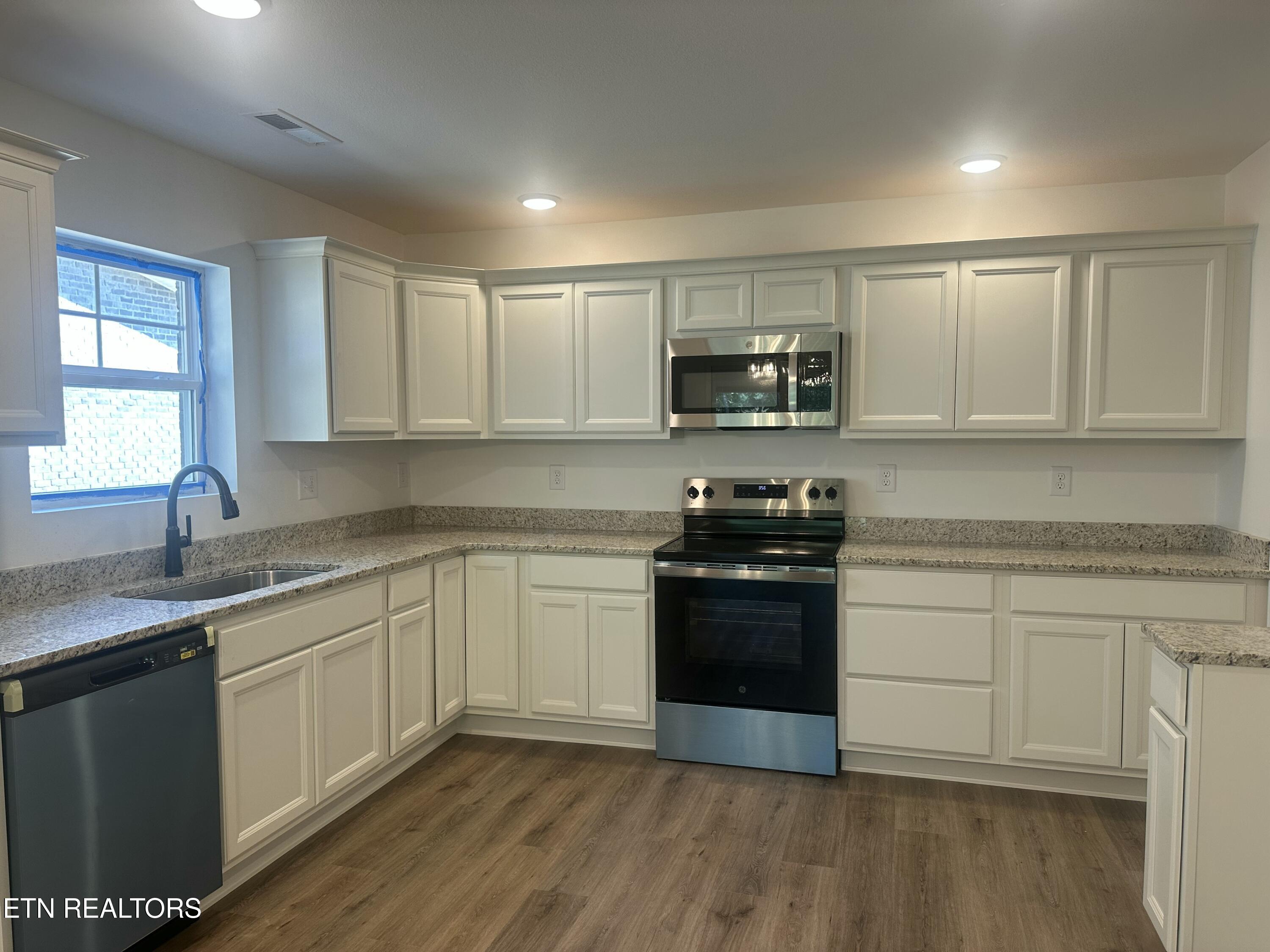 645 Snowflower Circle Pigeon Forge TN 37863