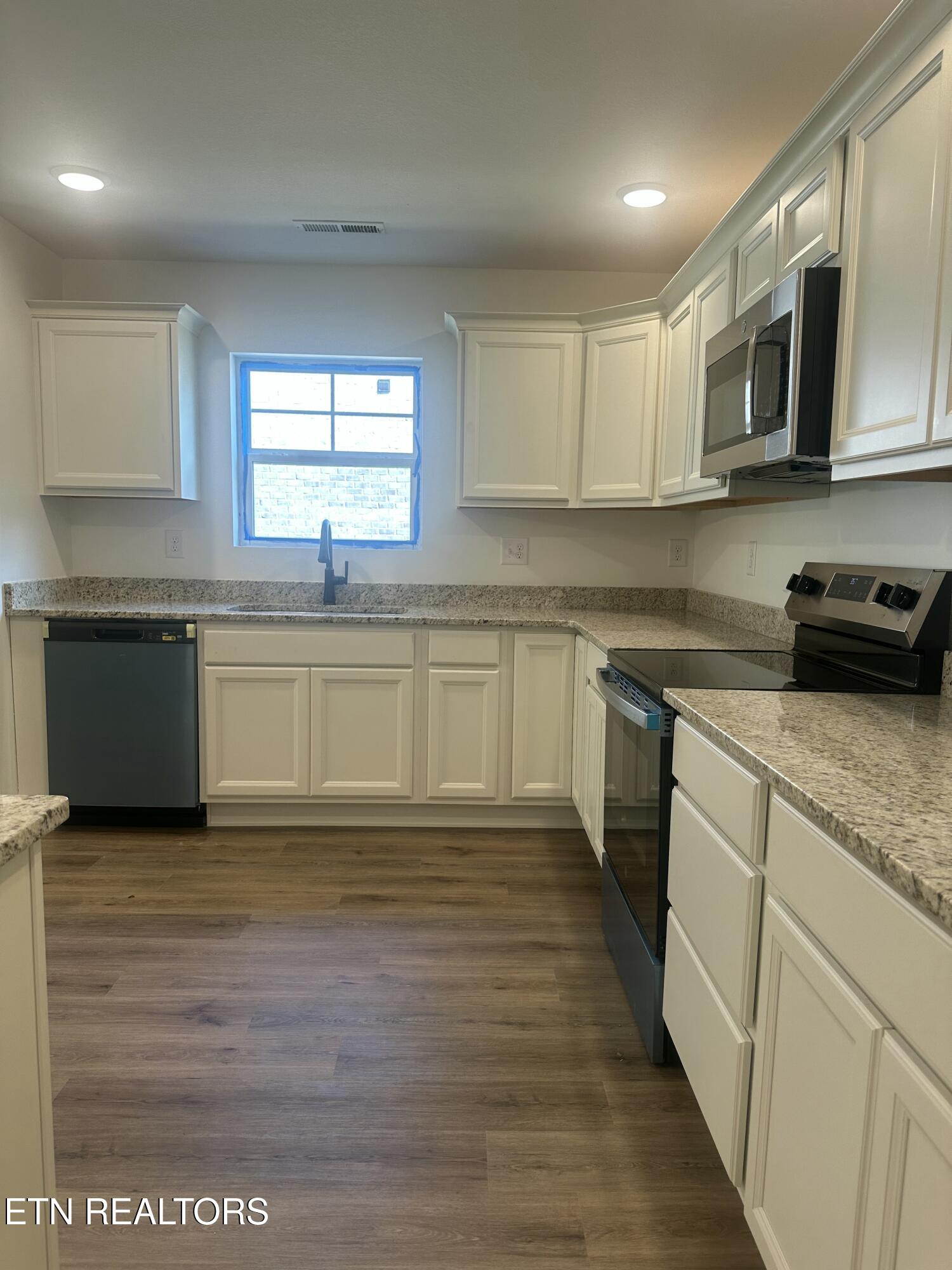645 Snowflower Circle Pigeon Forge TN 37863
