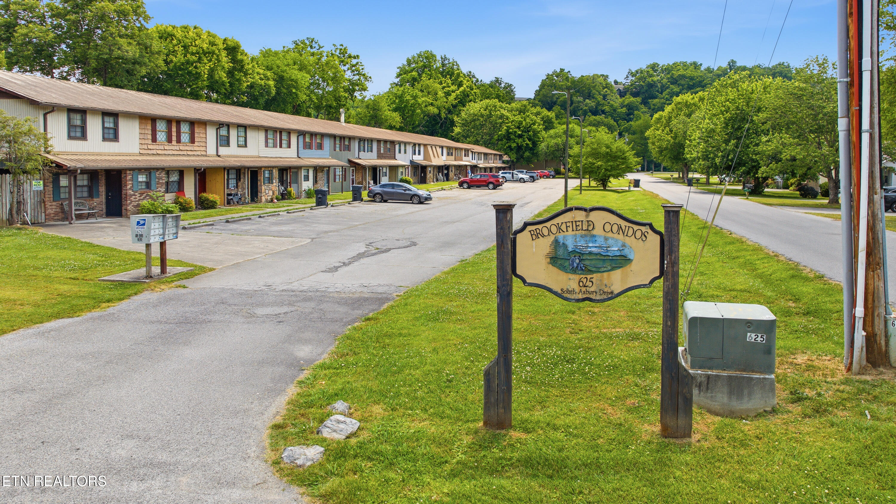 625 S Asbury Drive Pigeon Forge TN 37863