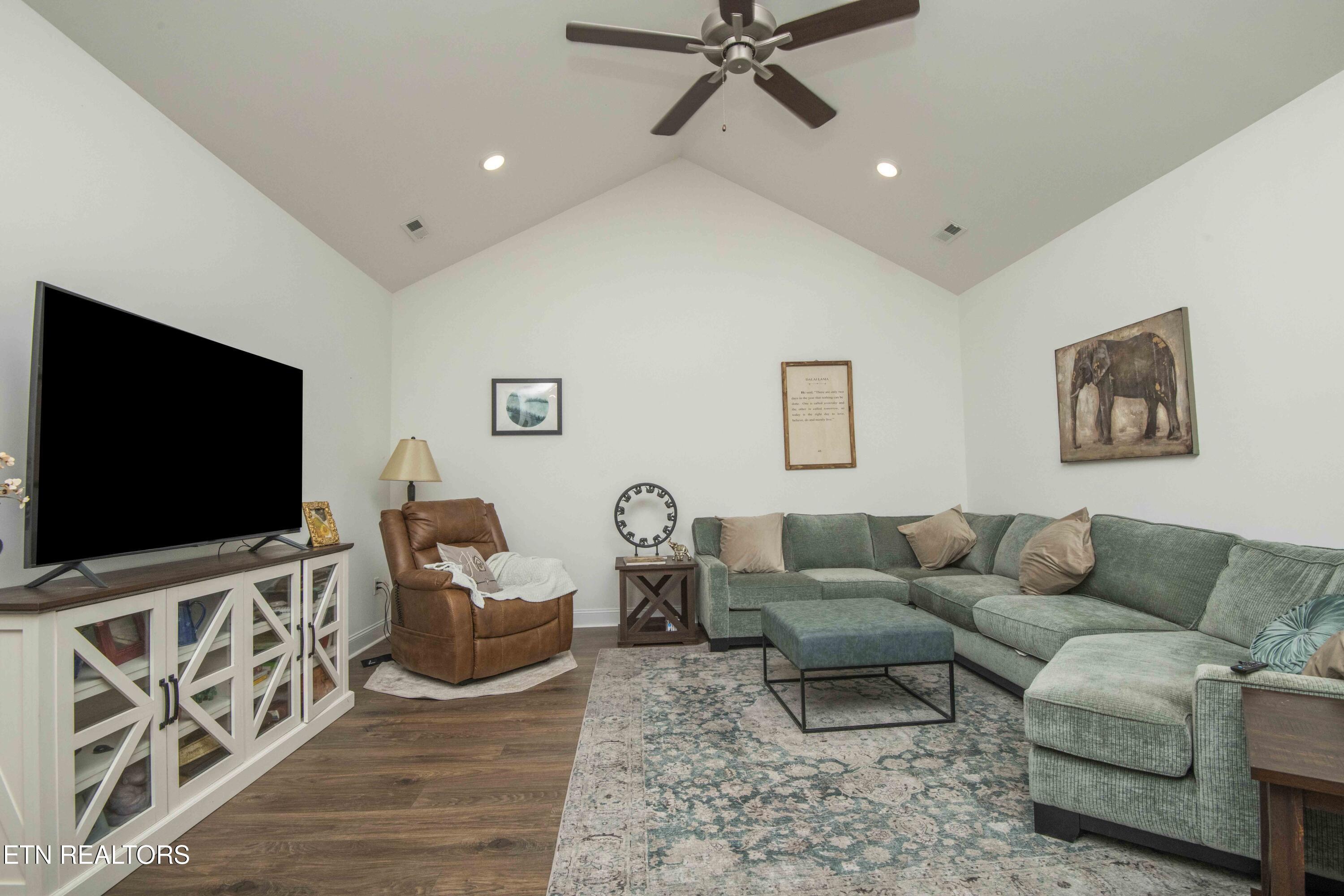 112 Elise Way Lenoir City TN 37771
