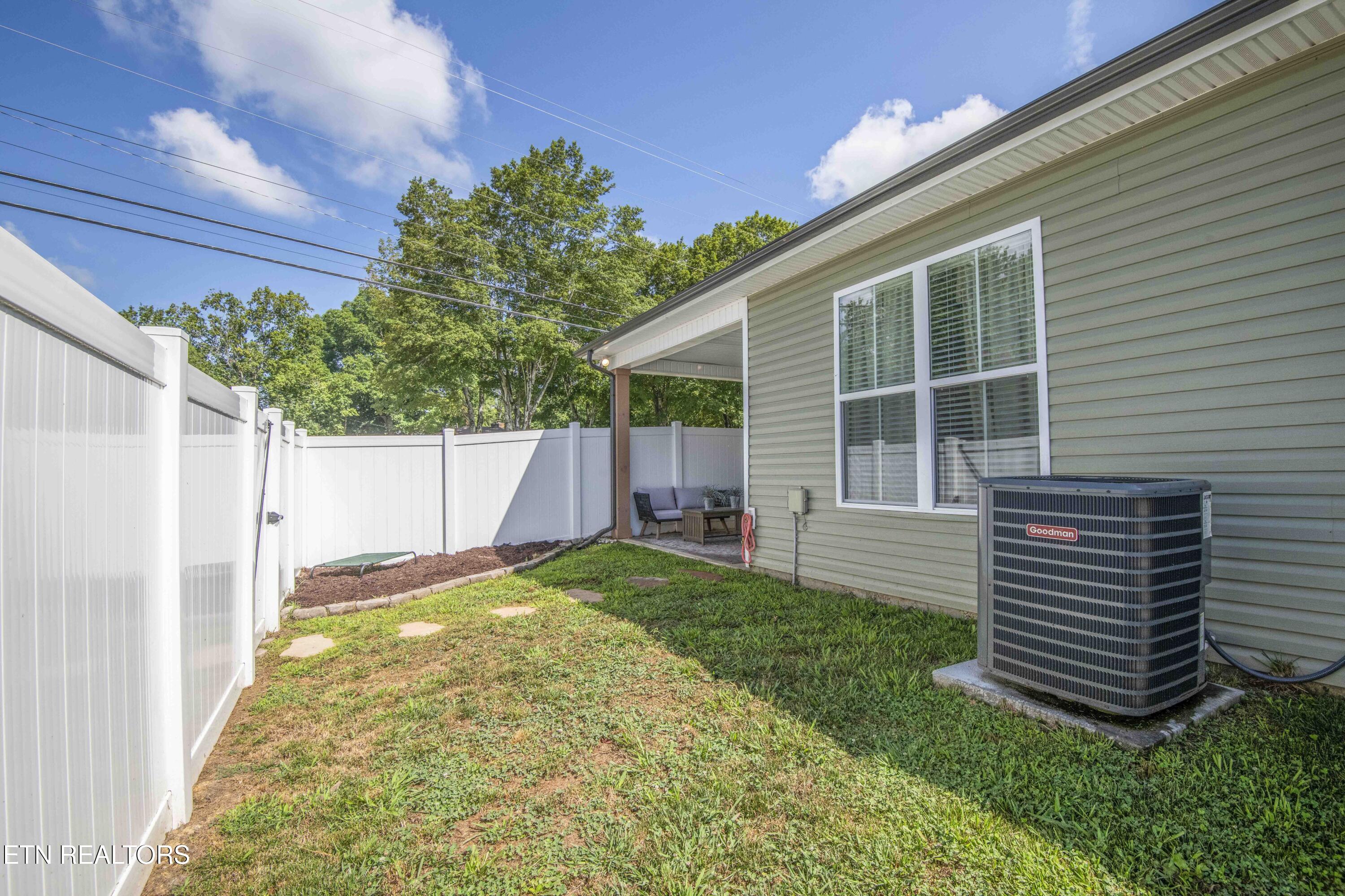 112 Elise Way Lenoir City TN 37771