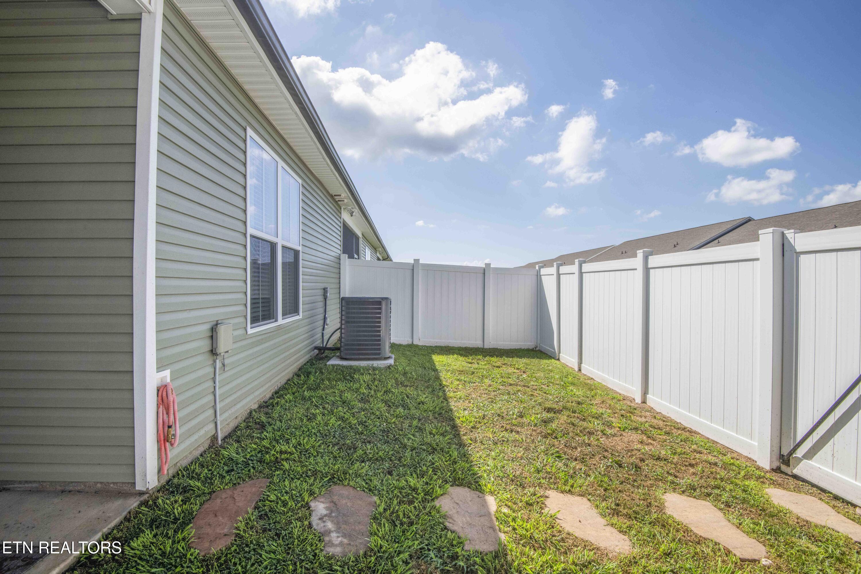 112 Elise Way Lenoir City TN 37771