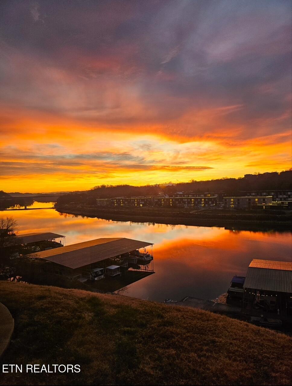 556 Riverfront Way Knoxville TN 37915