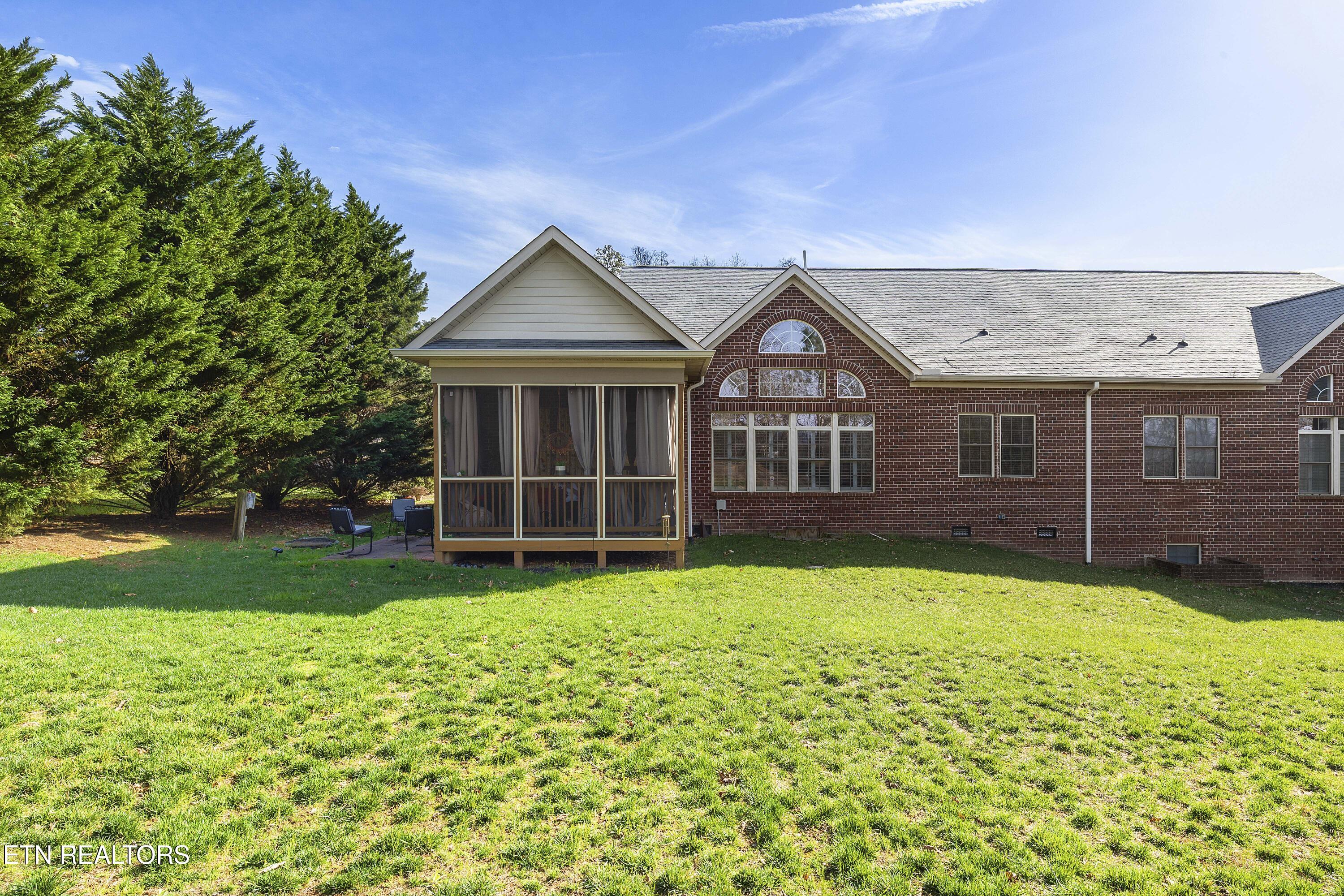 1892 Mountain Drive Lenoir City TN 37772
