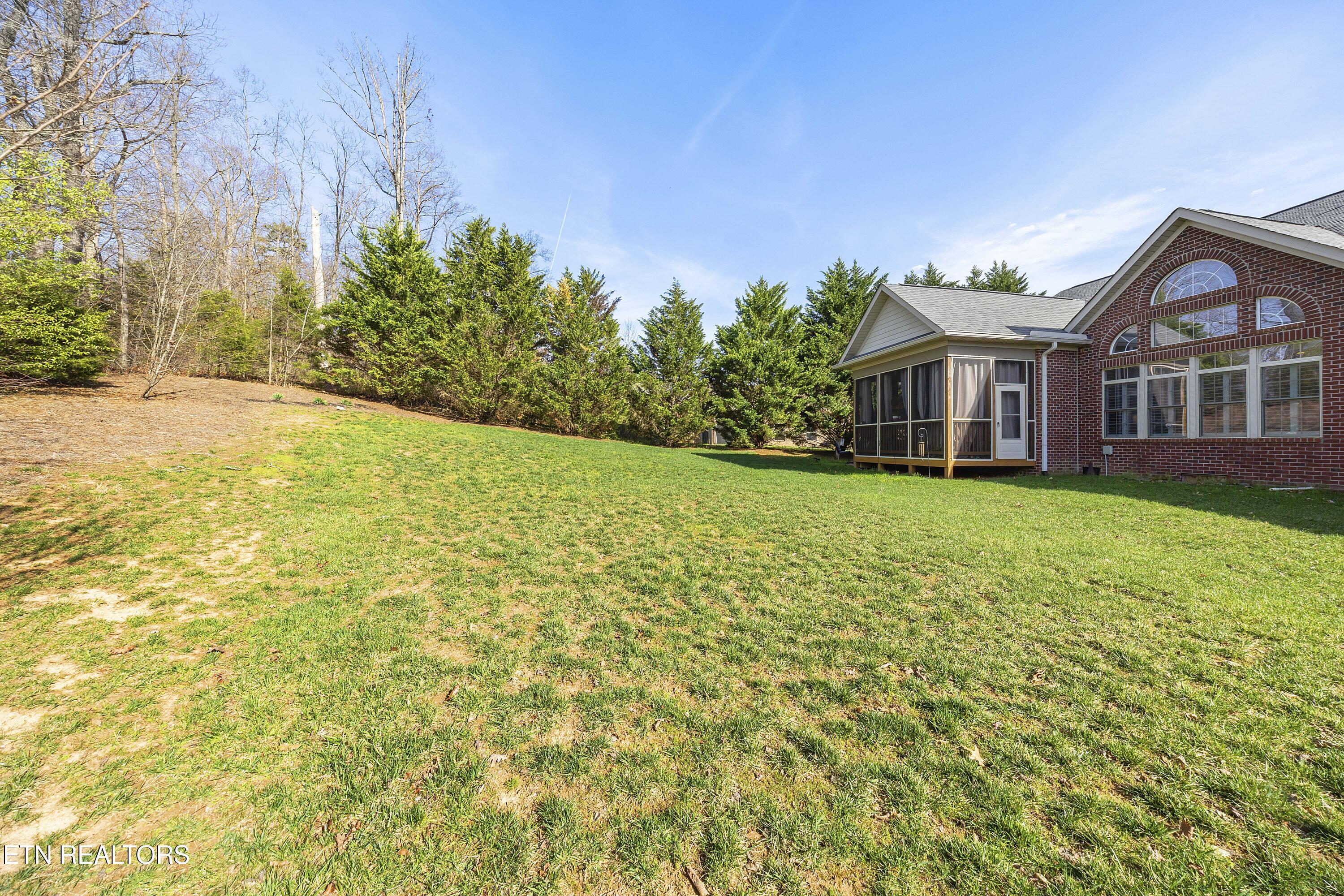 1892 Mountain Drive Lenoir City TN 37772