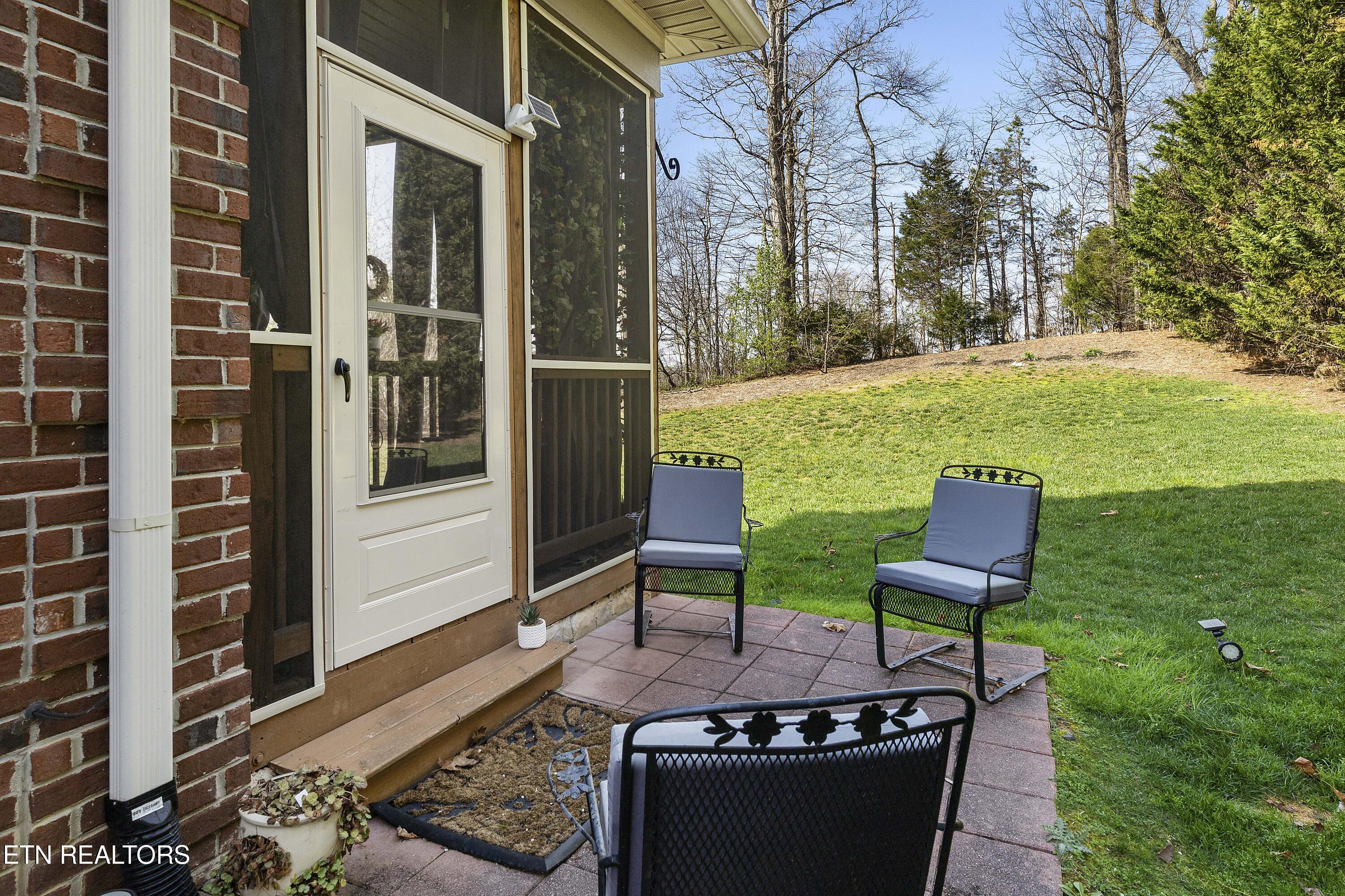 1892 Mountain Drive Lenoir City TN 37772
