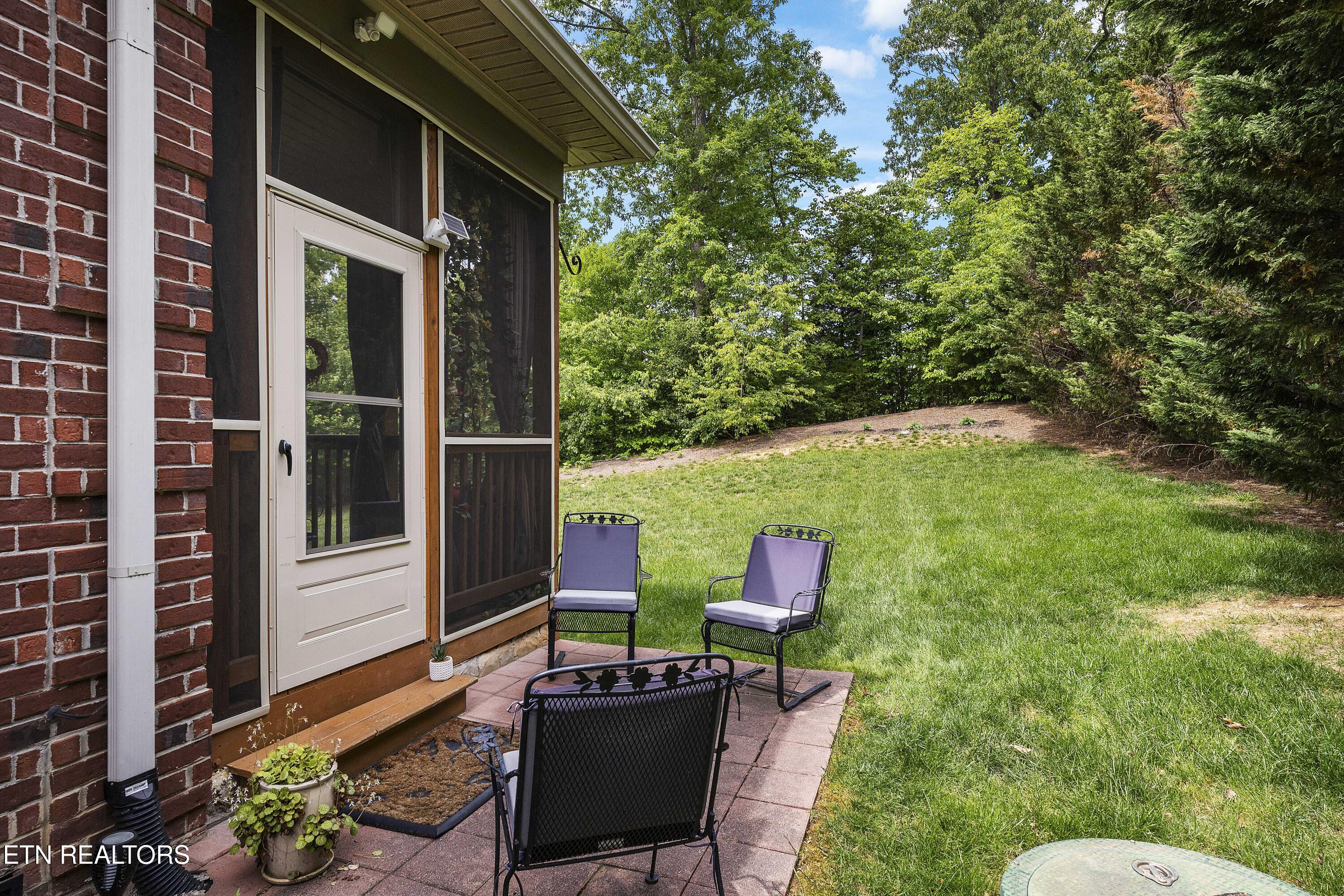 1892 Mountain Drive Lenoir City TN 37772