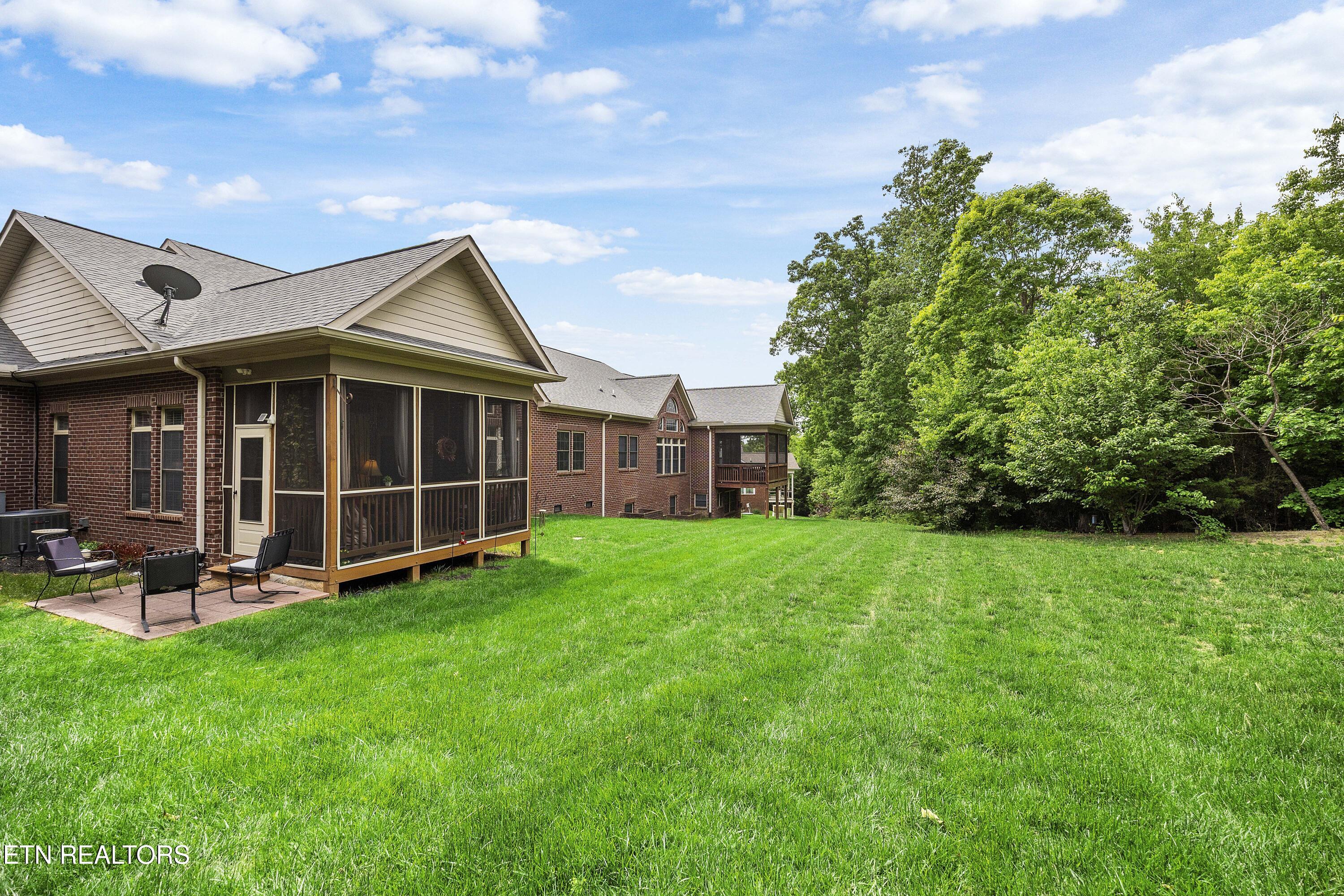 1892 Mountain Drive Lenoir City TN 37772