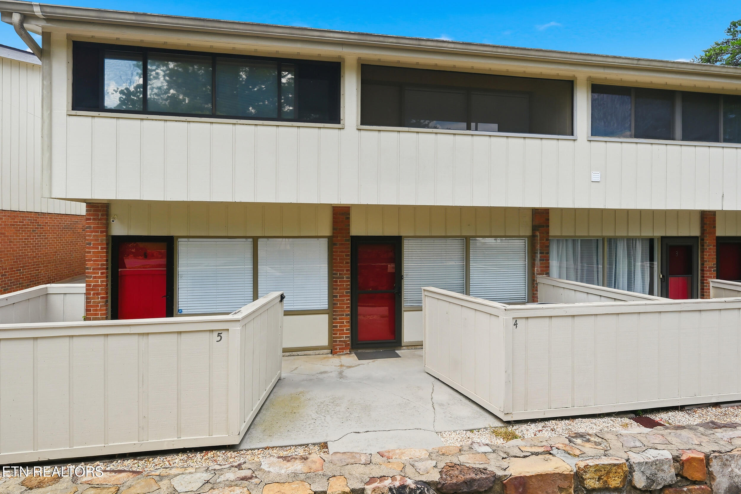 2806 Suncrest Road Pigeon Forge TN 37863