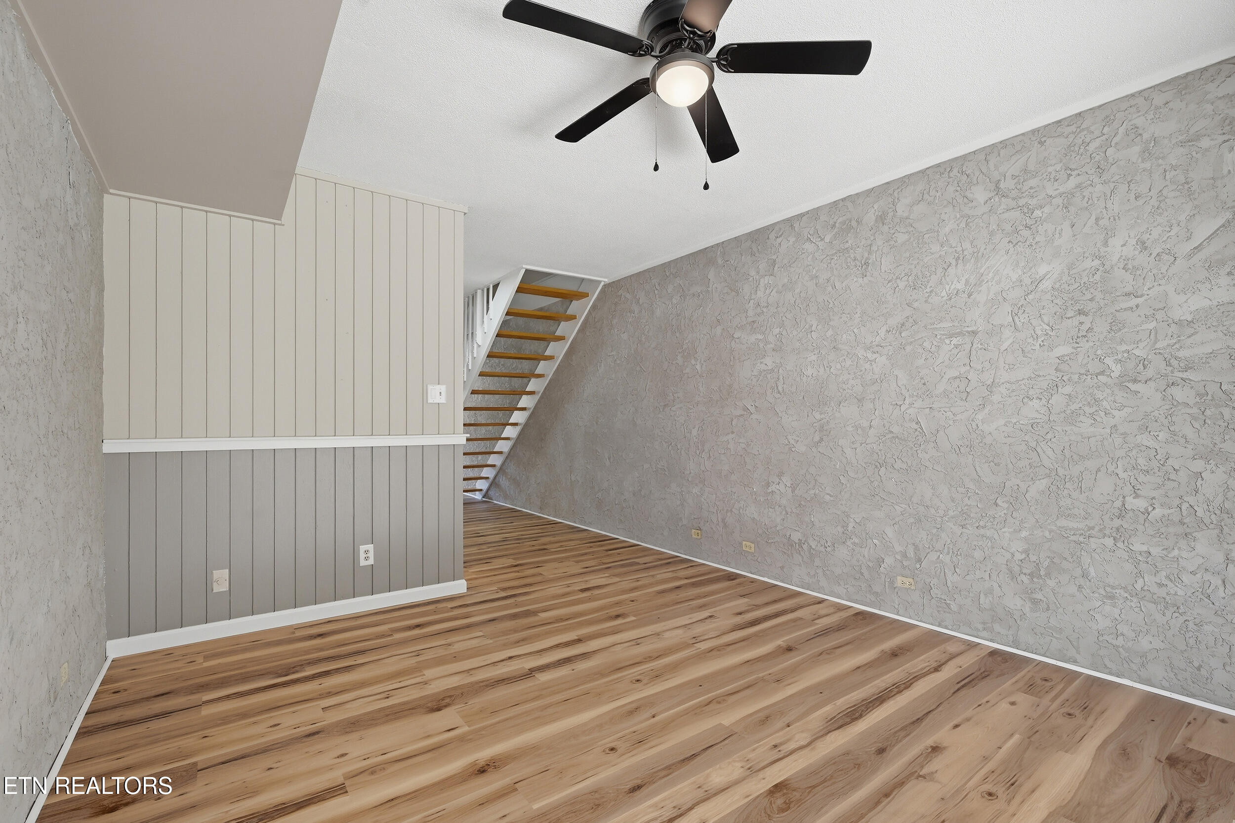 2806 Suncrest Road Pigeon Forge TN 37863