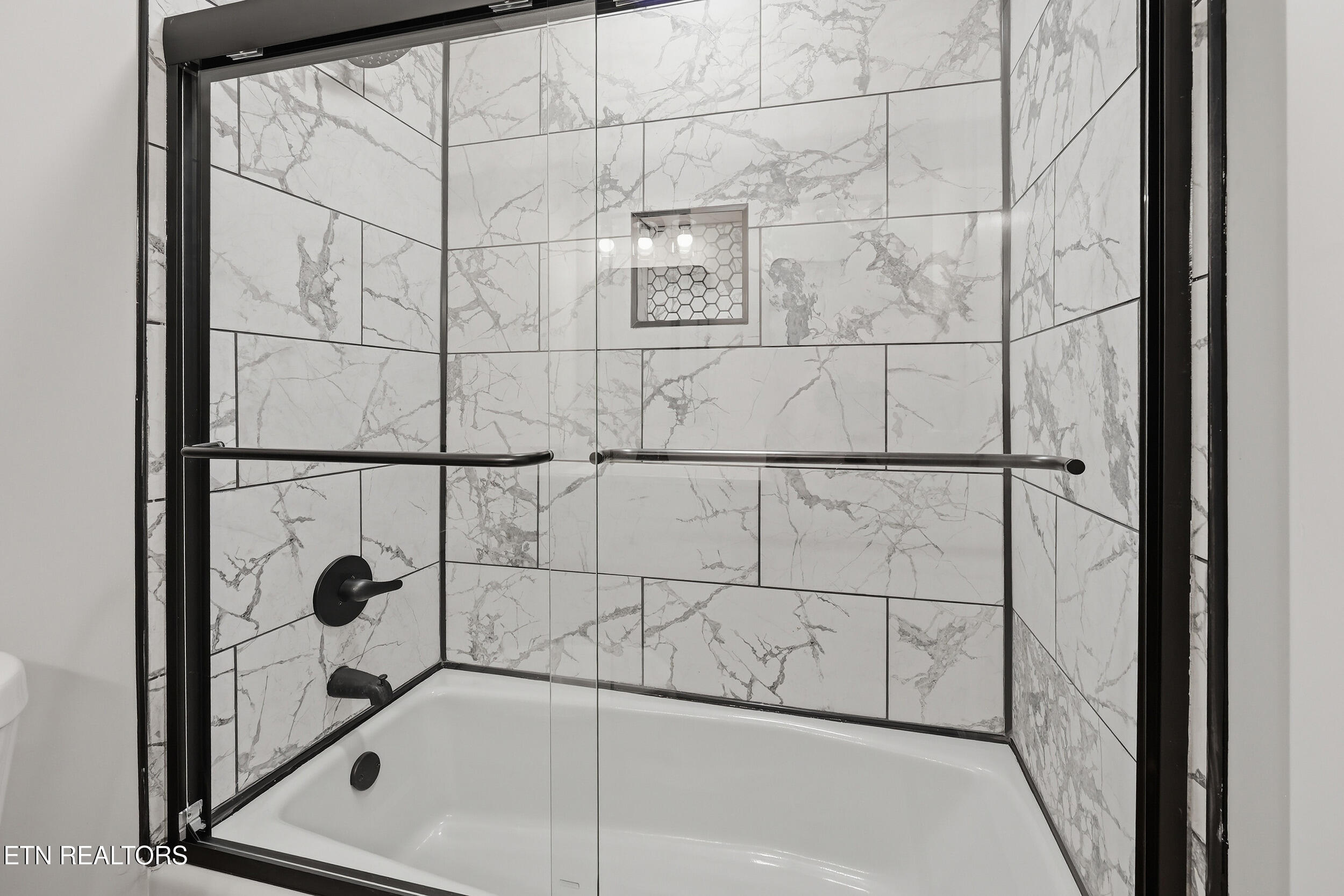 2806 Suncrest Road Pigeon Forge TN 37863